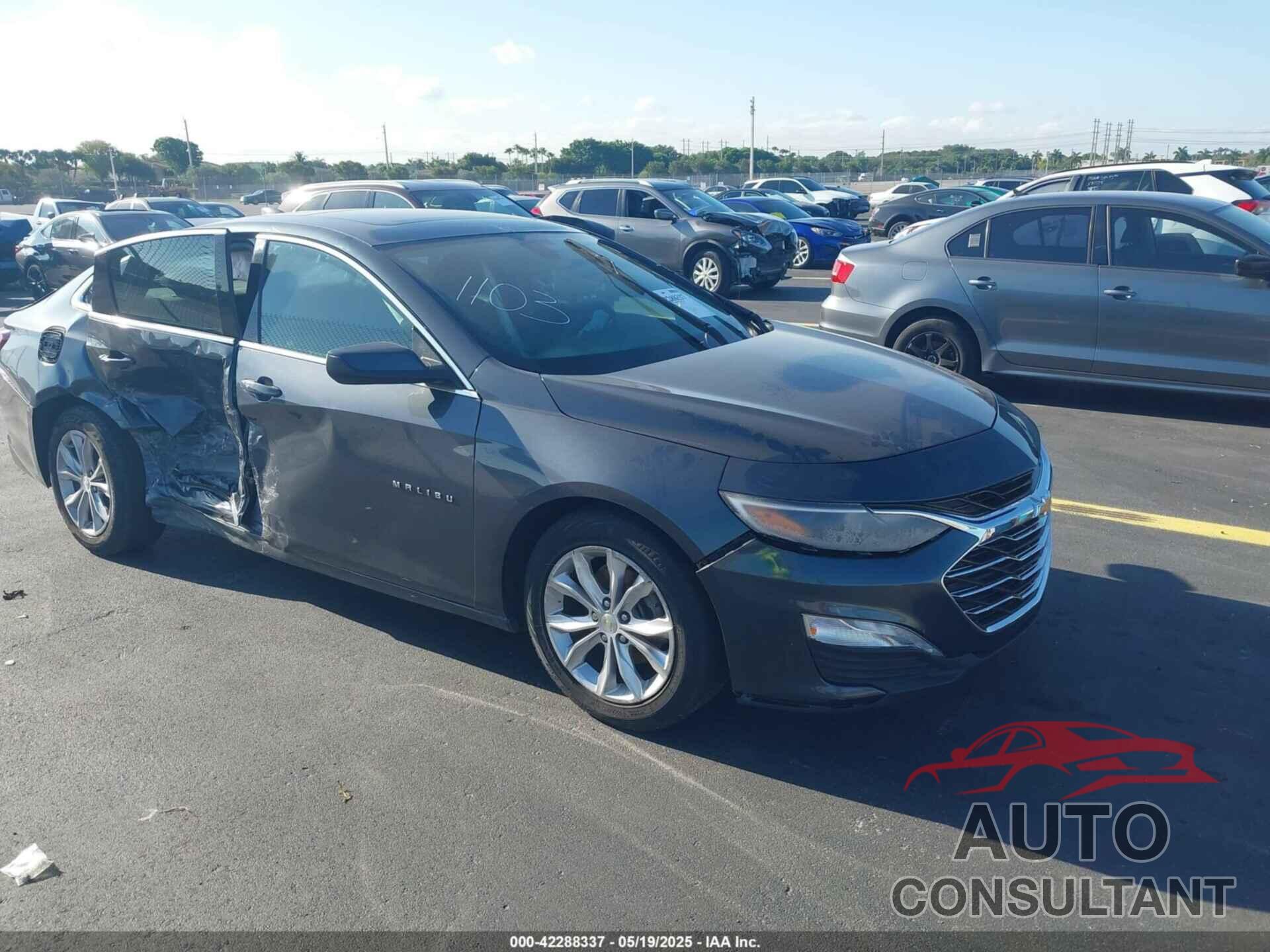 CHEVROLET MALIBU 2020 - 1G1ZD5ST2LF009860