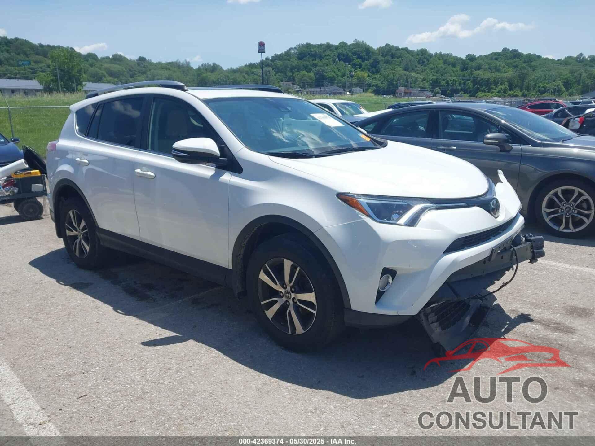 TOYOTA RAV4 2017 - JTMRFREV1HD217897