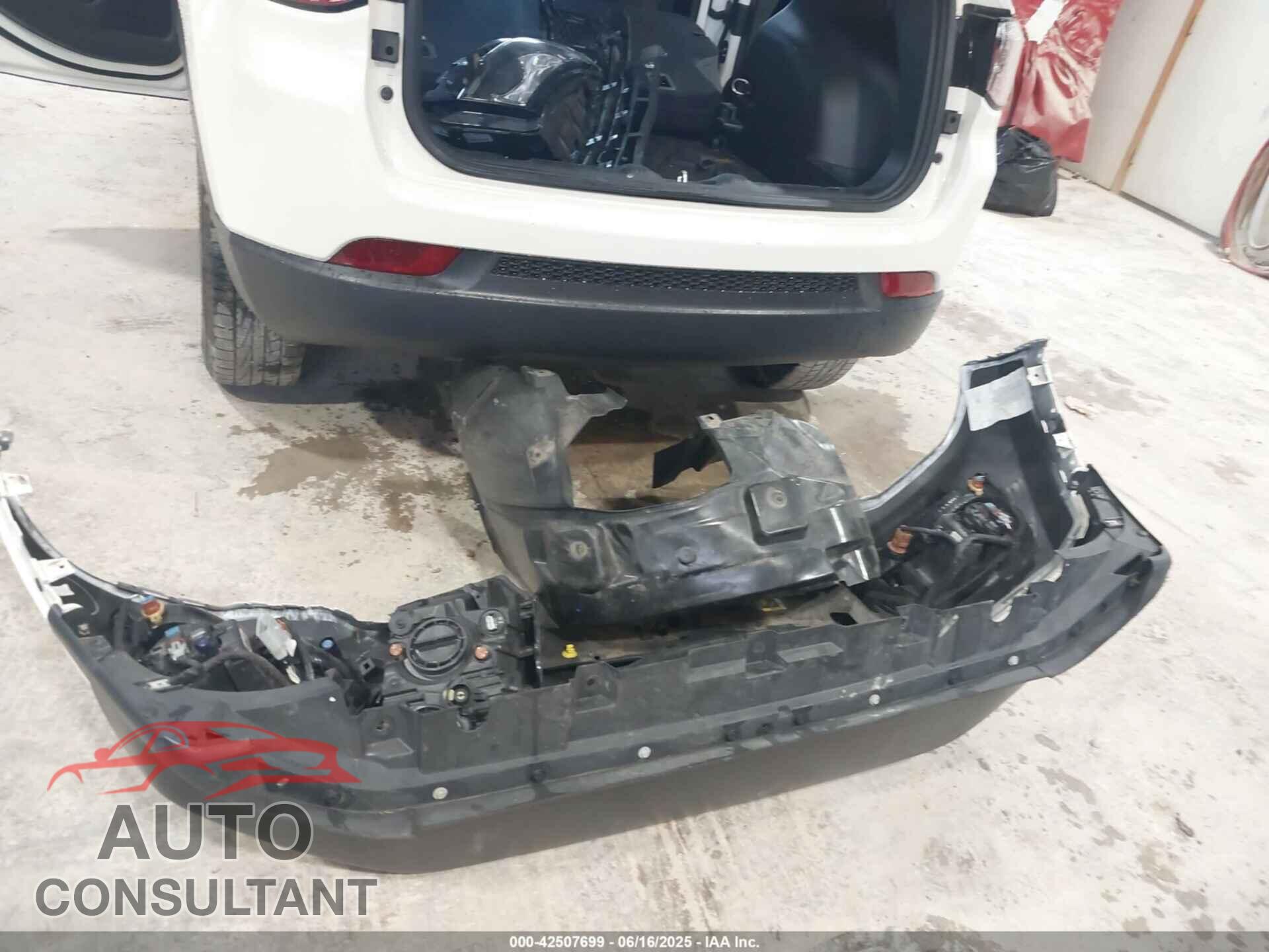 JEEP COMPASS 2020 - 3C4NJDBB6LT252156