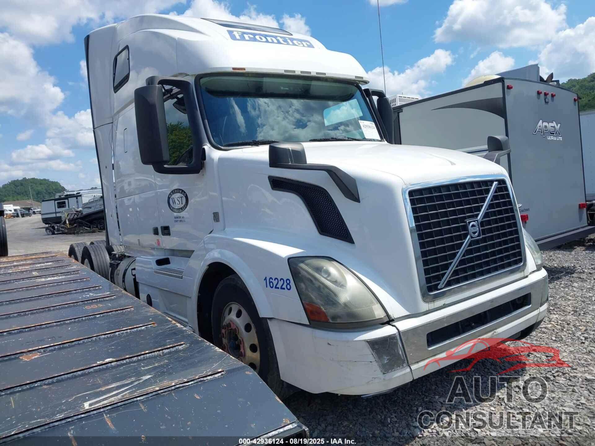 VOLVO VN 2016 - 4V4N99EH9GN965911