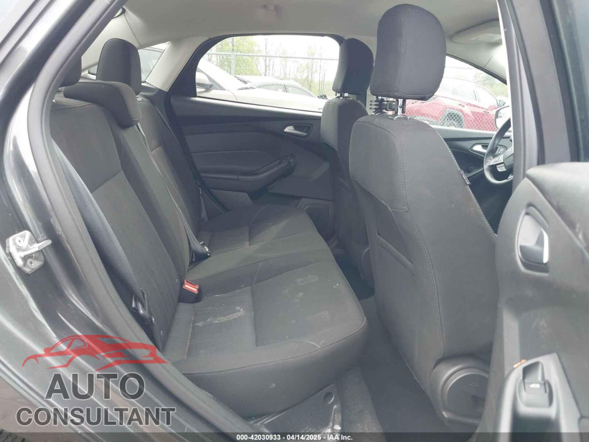 FORD FOCUS 2017 - 1FADP3F25HL338906