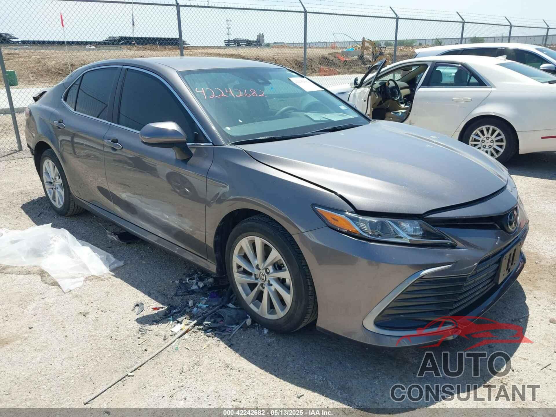 TOYOTA CAMRY 2021 - 4T1C11AK3MU526276