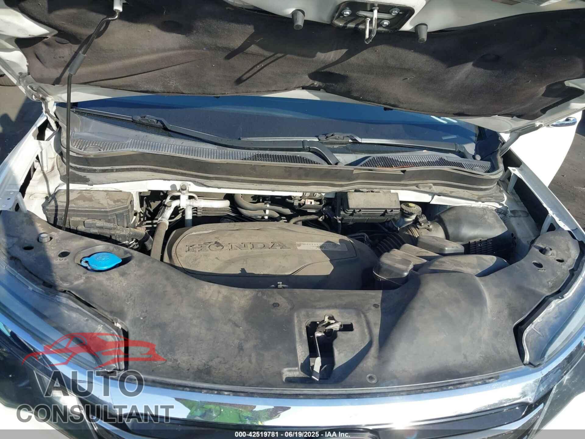 HONDA PILOT 2017 - 5FNYF6H96HB095958