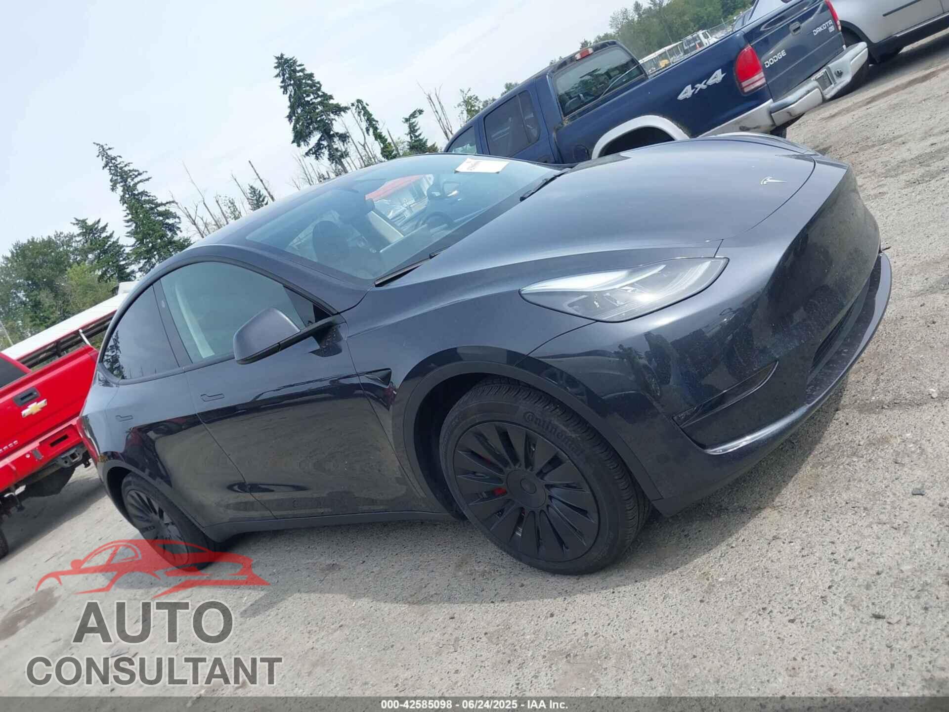 TESLA MODEL Y 2024 - 7SAYGDEDXRF054960