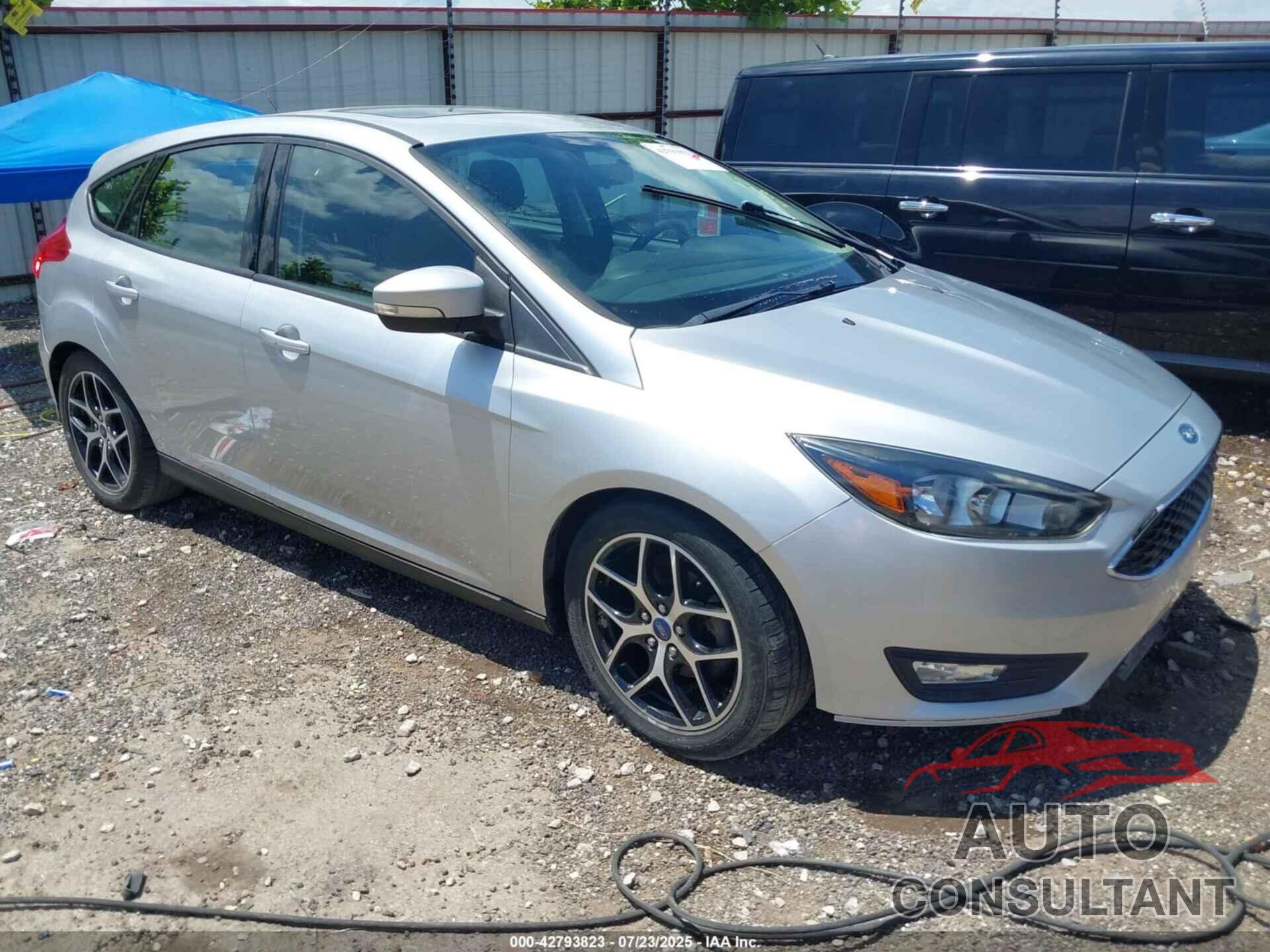 FORD FOCUS 2018 - 1FADP3M23JL252910