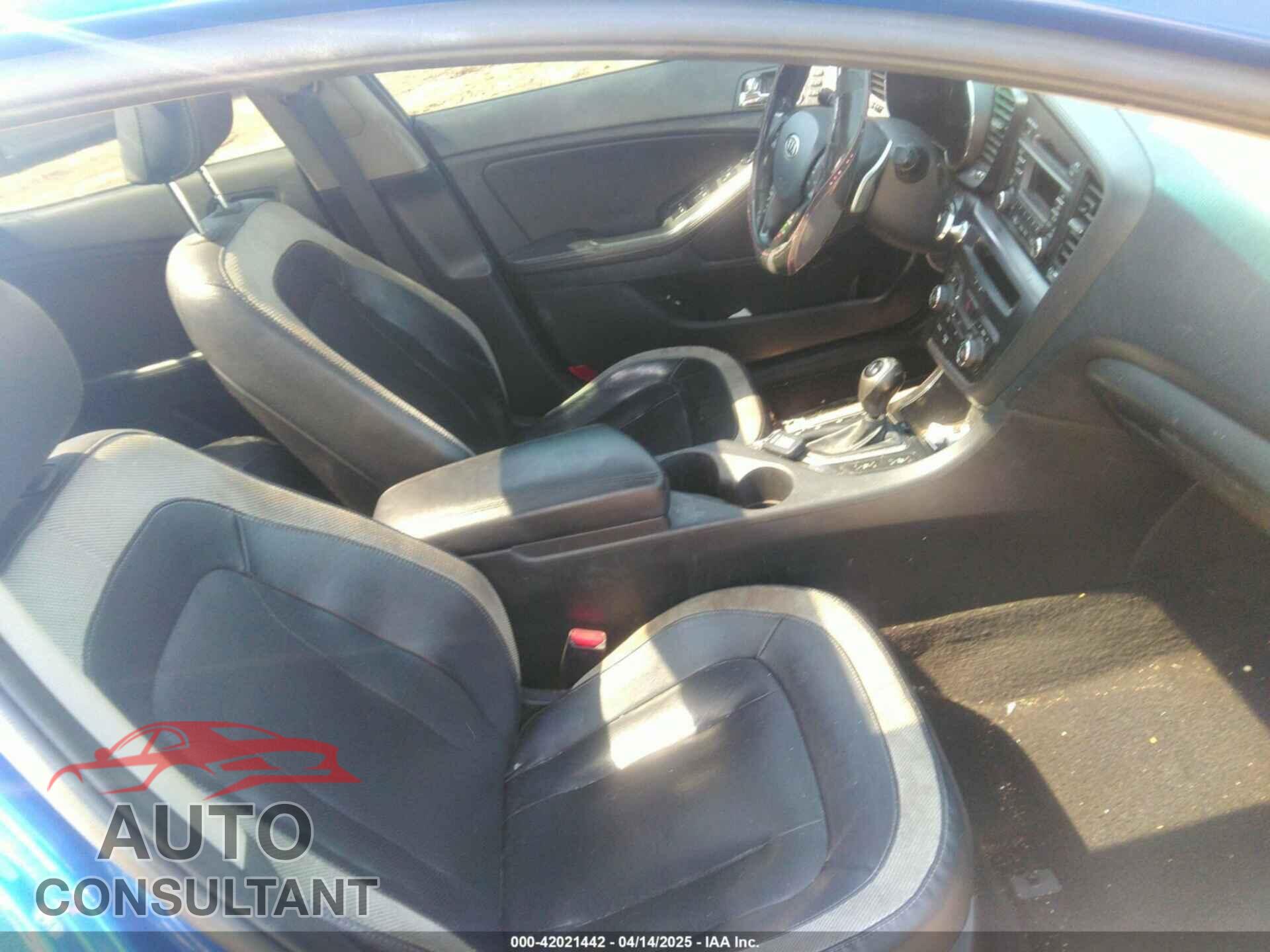 KIA OPTIMA 2011 - KNAGR4A64B5092442