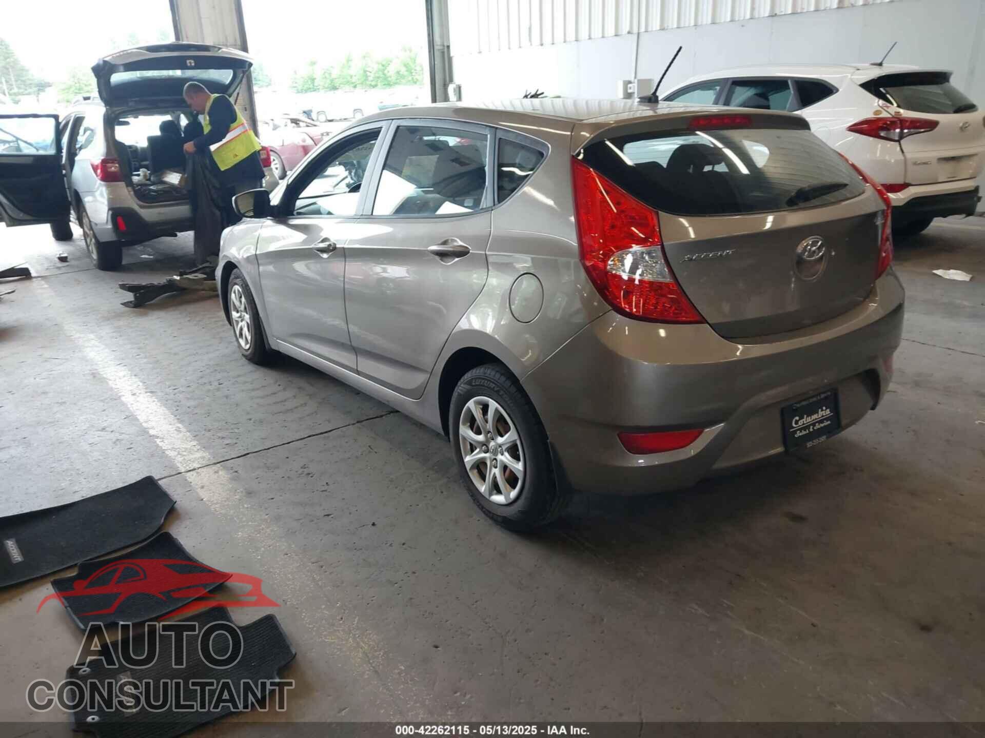 HYUNDAI ACCENT 2013 - KMHCT5AE5DU122133
