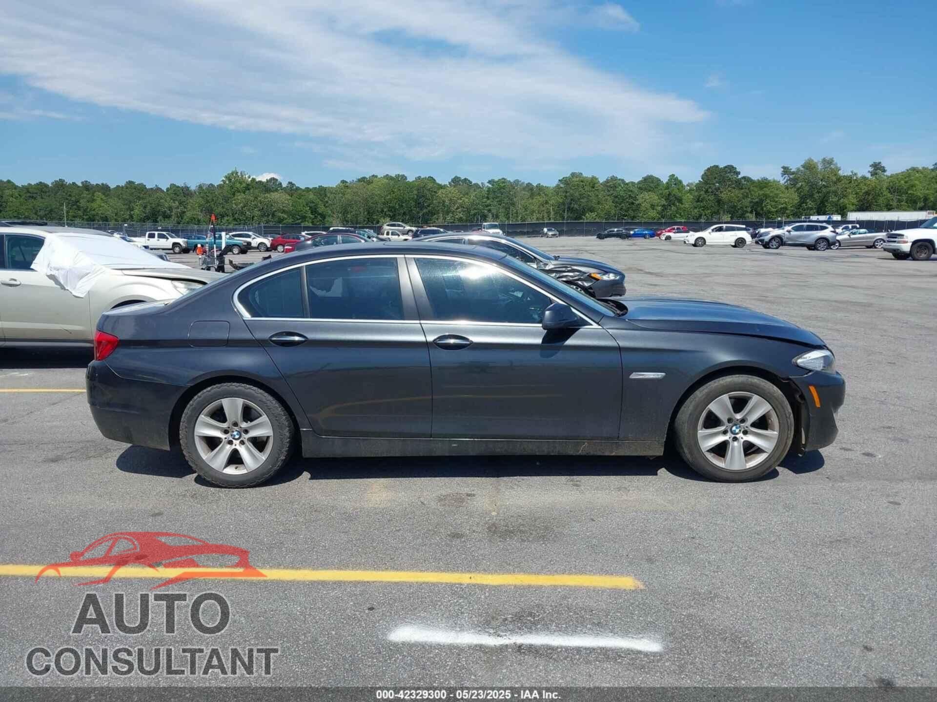 BMW 528I 2011 - WBAFR1C52BC744839
