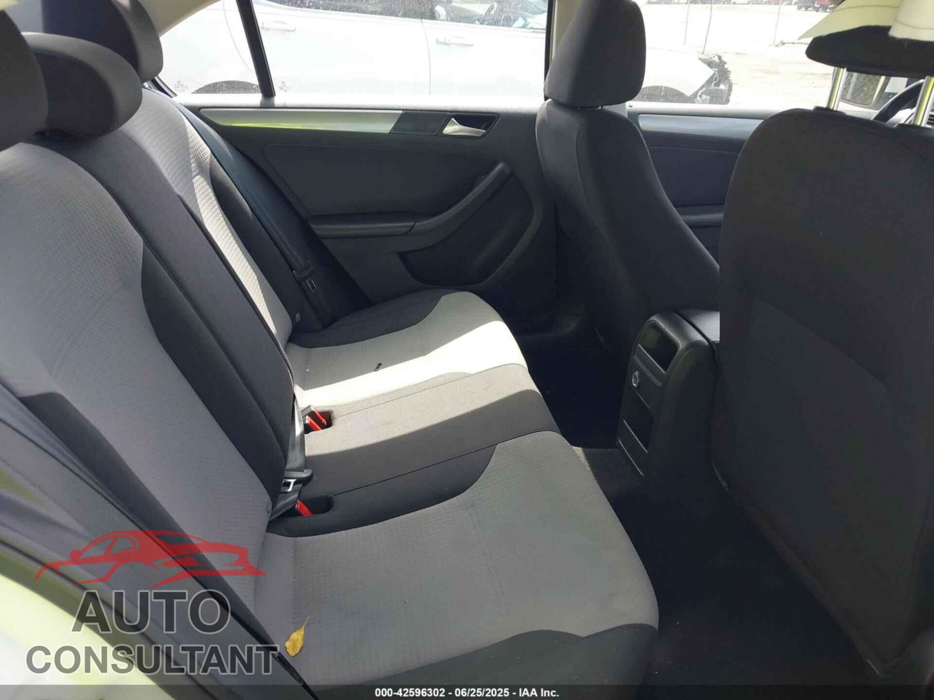 VOLKSWAGEN JETTA 2017 - 3VW2B7AJXHM374687