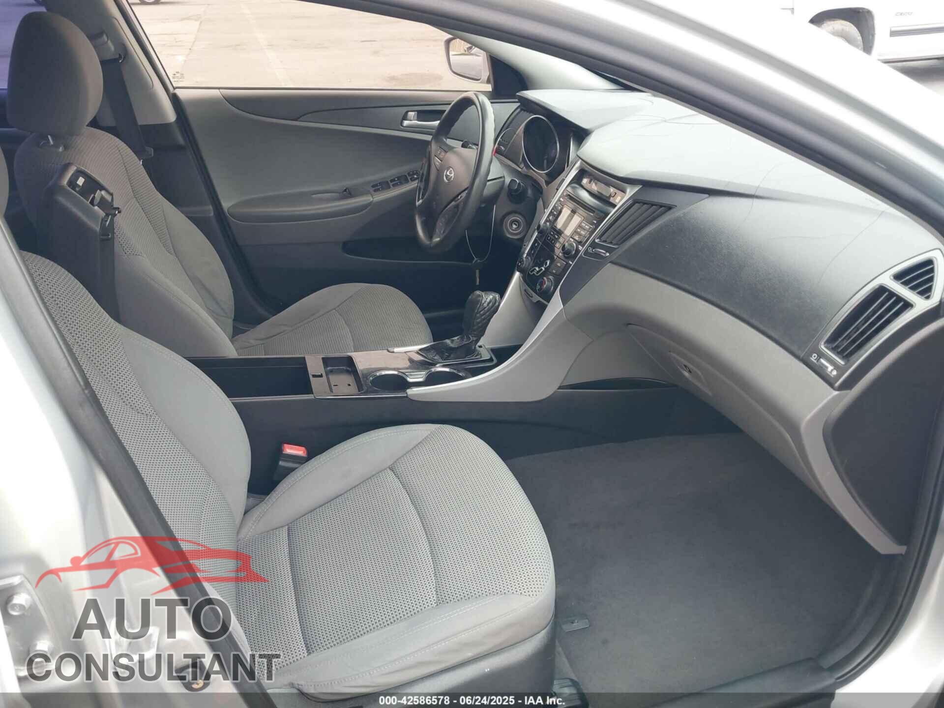 HYUNDAI SONATA 2011 - 5NPEB4AC0BH266205