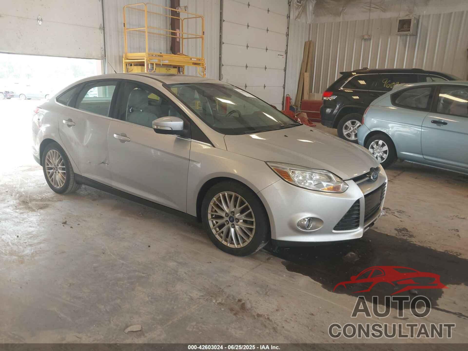 FORD FOCUS 2012 - 1FAHP3H28CL272410