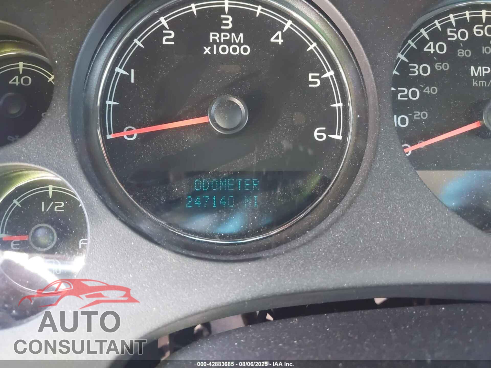 CHEVROLET TAHOE 2011 - 1GNSCAE09BR394697