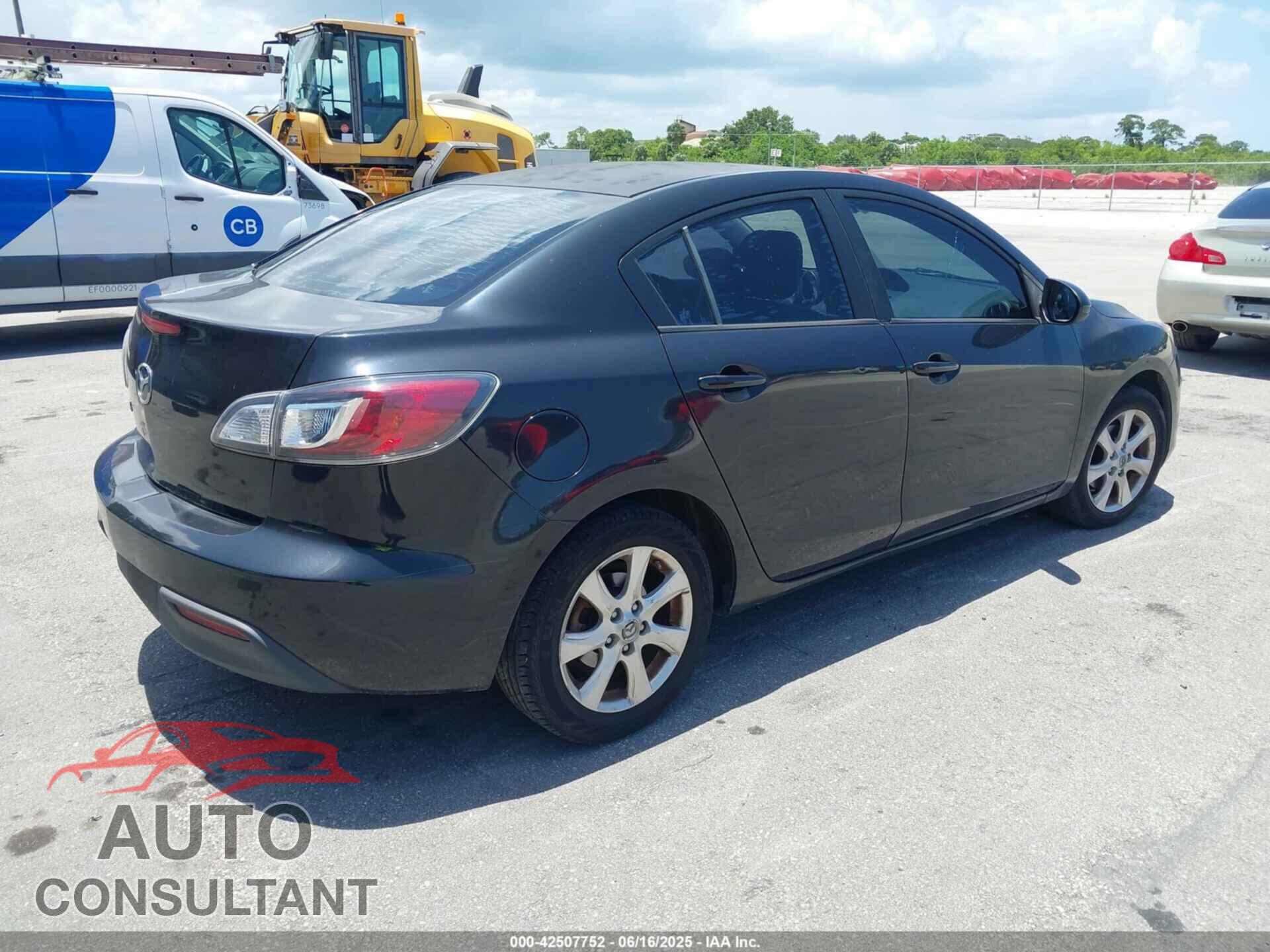 MAZDA MAZDA3 2011 - JM1BL1VF8B1366739
