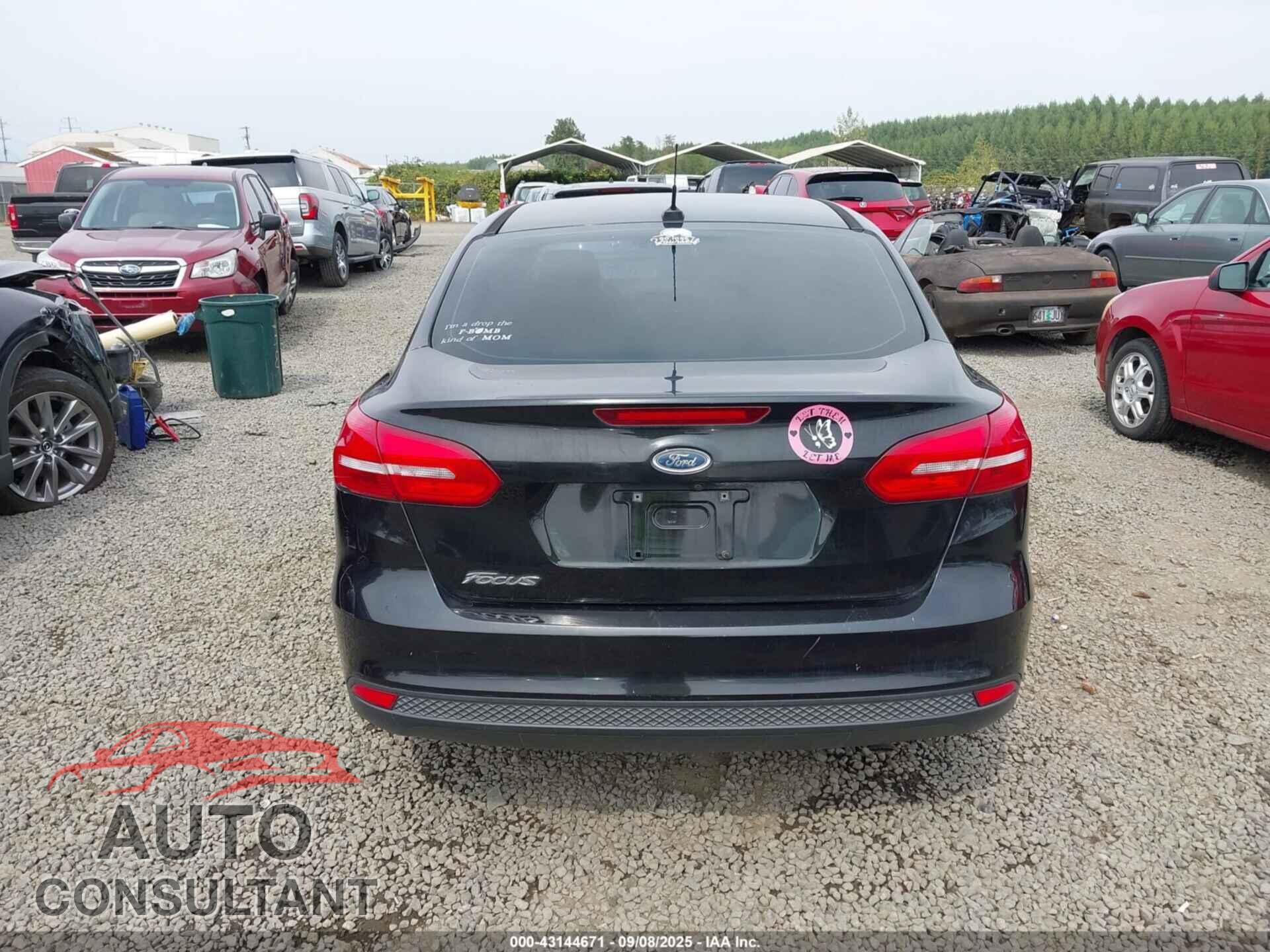 FORD FOCUS 2015 - 1FADP3E23FL369943