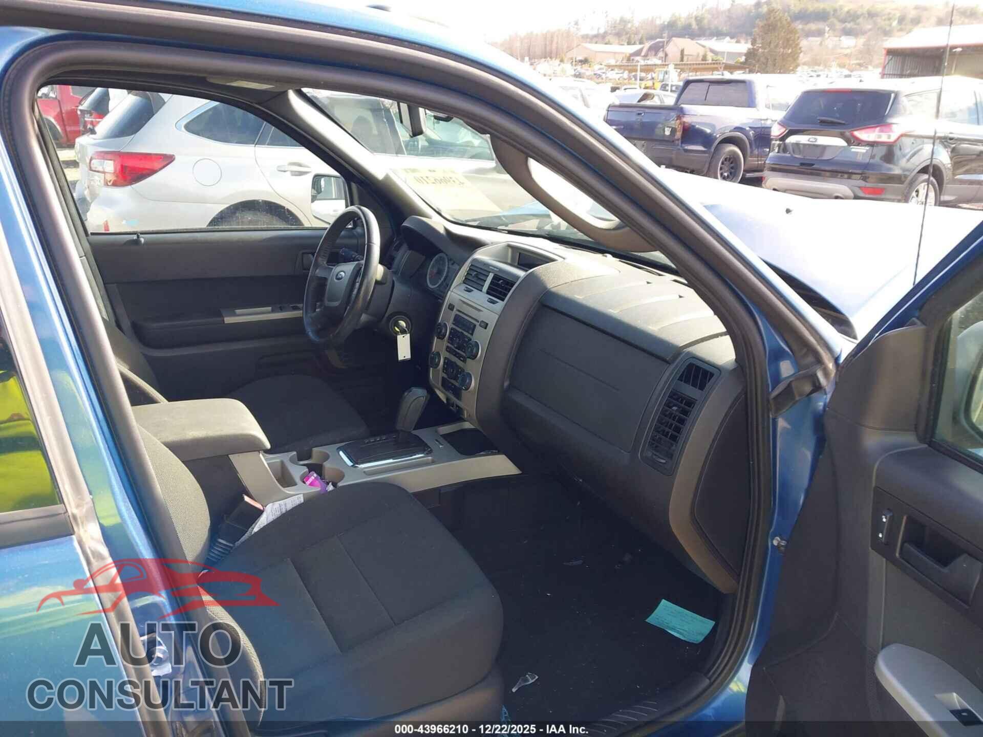 FORD ESCAPE 2010 - 1FMCU0D77AKA72663