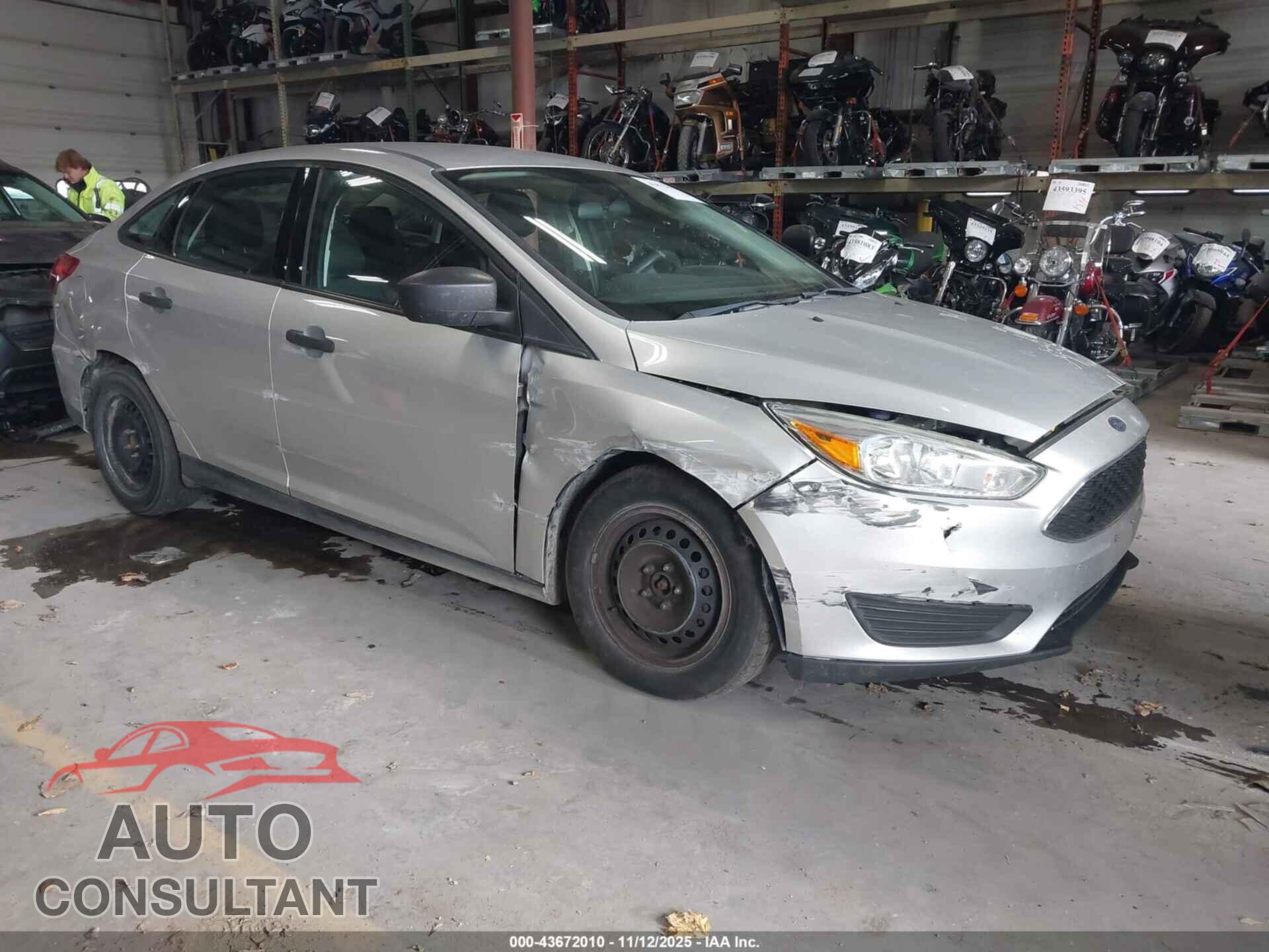 FORD FOCUS 2018 - 1FADP3E20JL266357