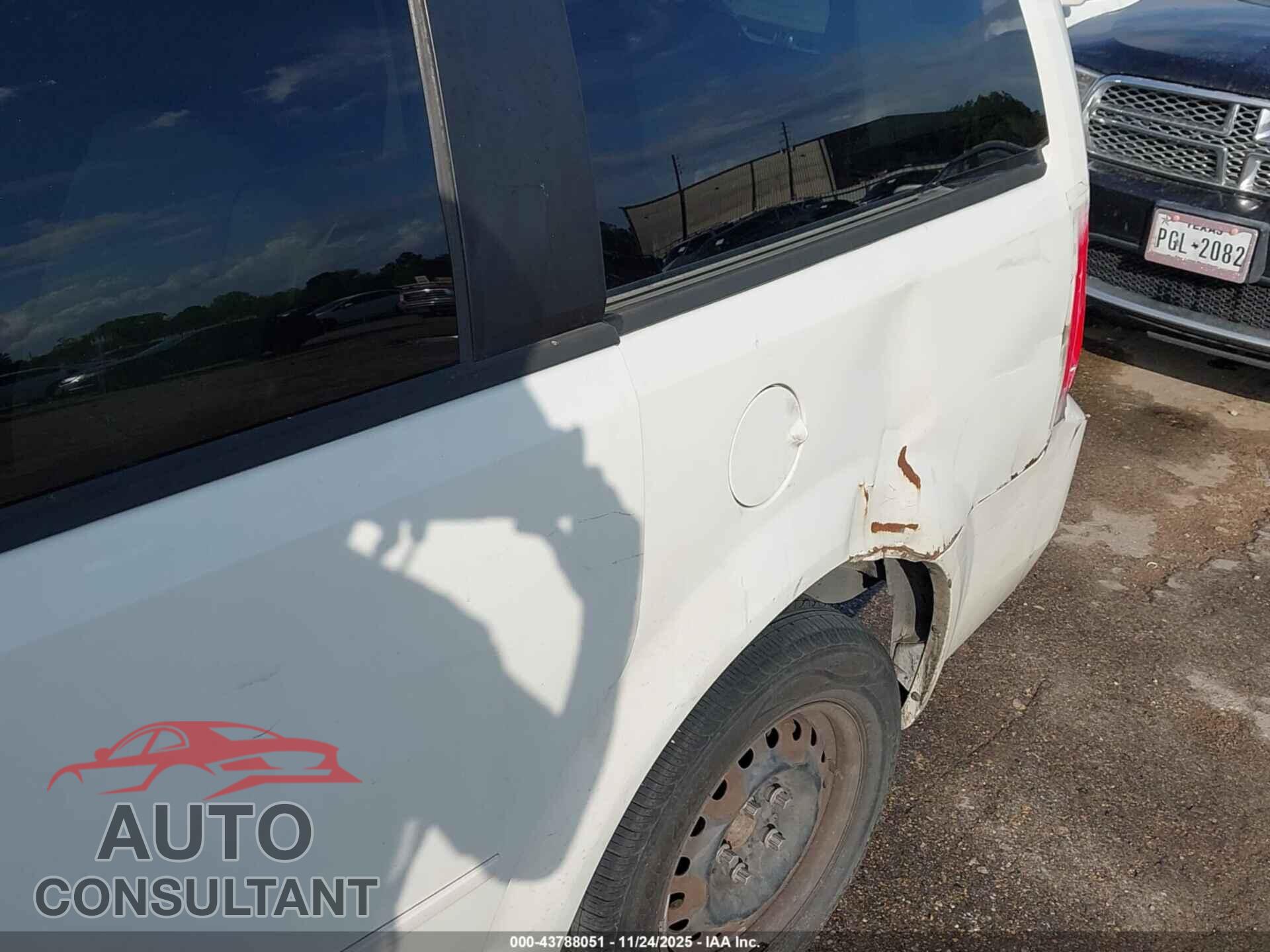 DODGE GRAND CARAVAN 2010 - 2D4RN4DE2AR377820