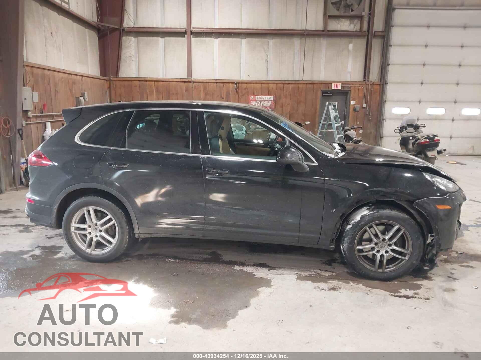 PORSCHE CAYENNE 2016 - WP1AA2A25GLA02461