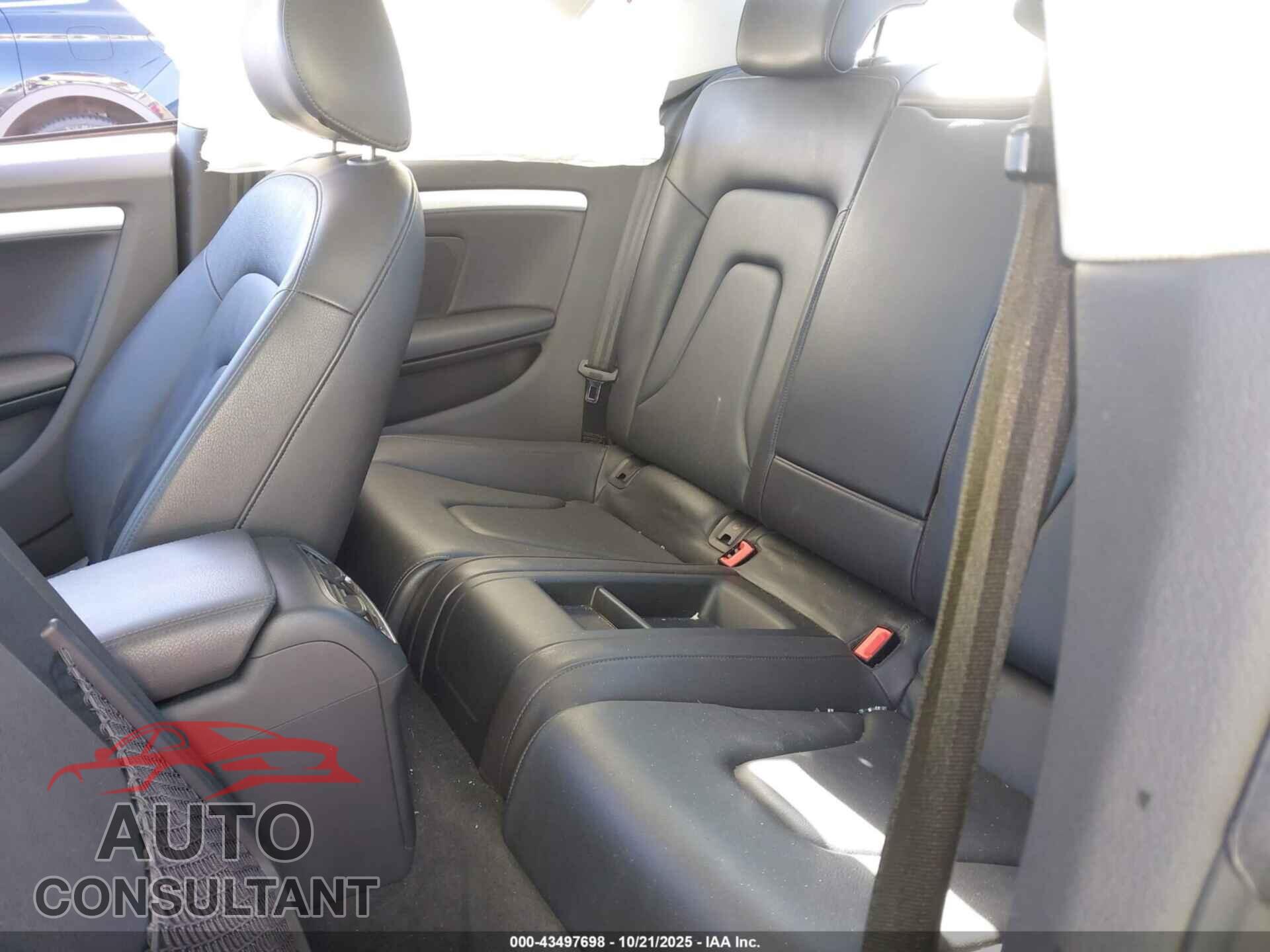 AUDI A5 2012 - WAULFAFR1CA004528