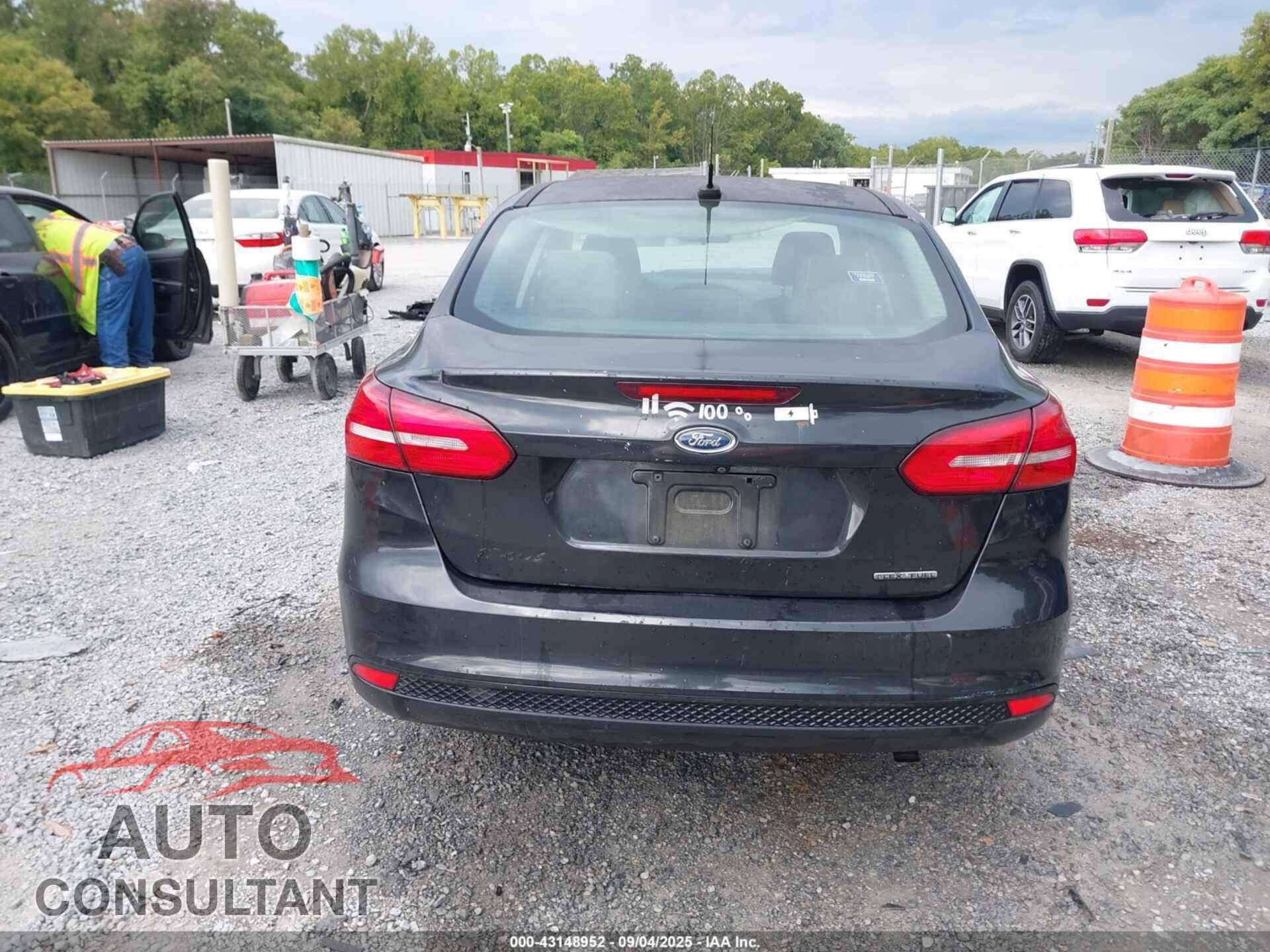 FORD FOCUS 2015 - 1FADP3F24FL206880
