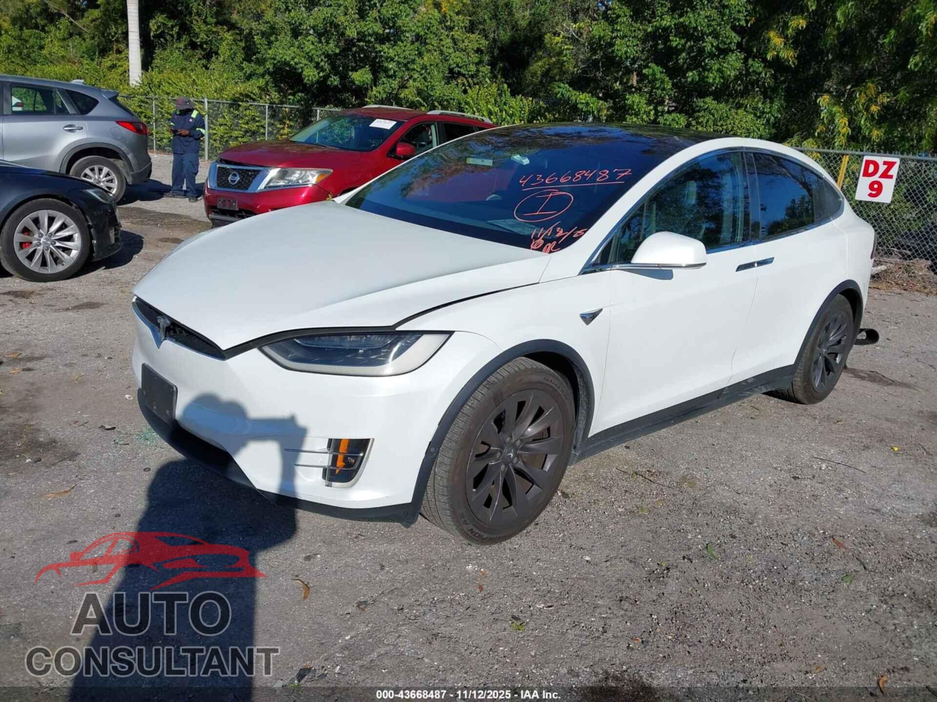 TESLA MODEL X 2018 - 5YJXCBE21JF142694