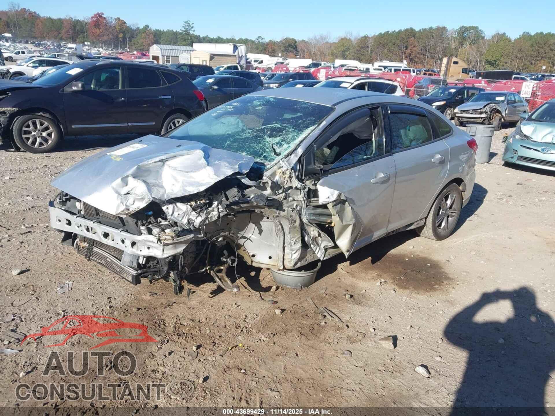 FORD FOCUS 2018 - 1FADP3FE8JL307908
