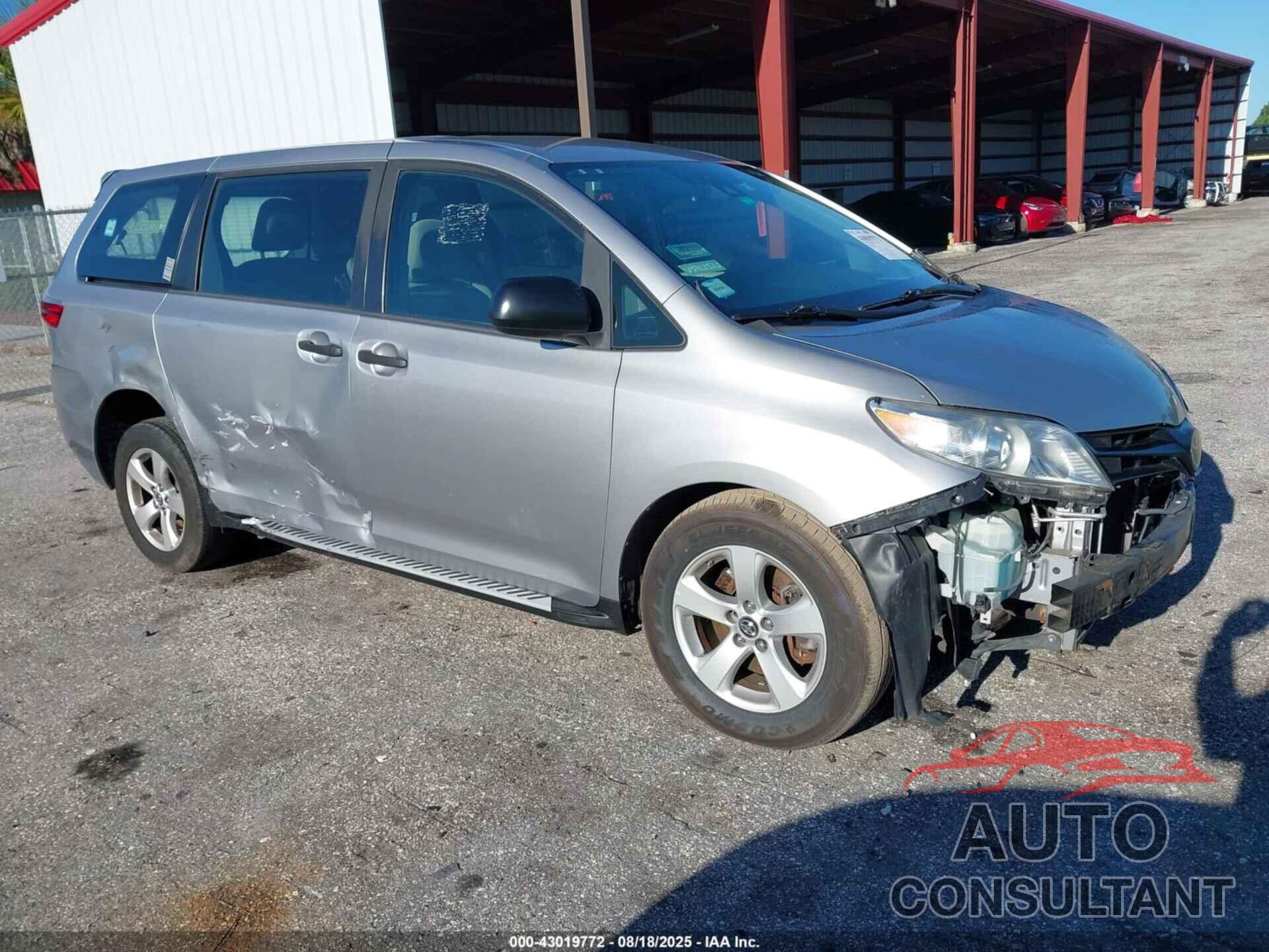TOYOTA SIENNA 2018 - 5TDZZ3DC1JS946187