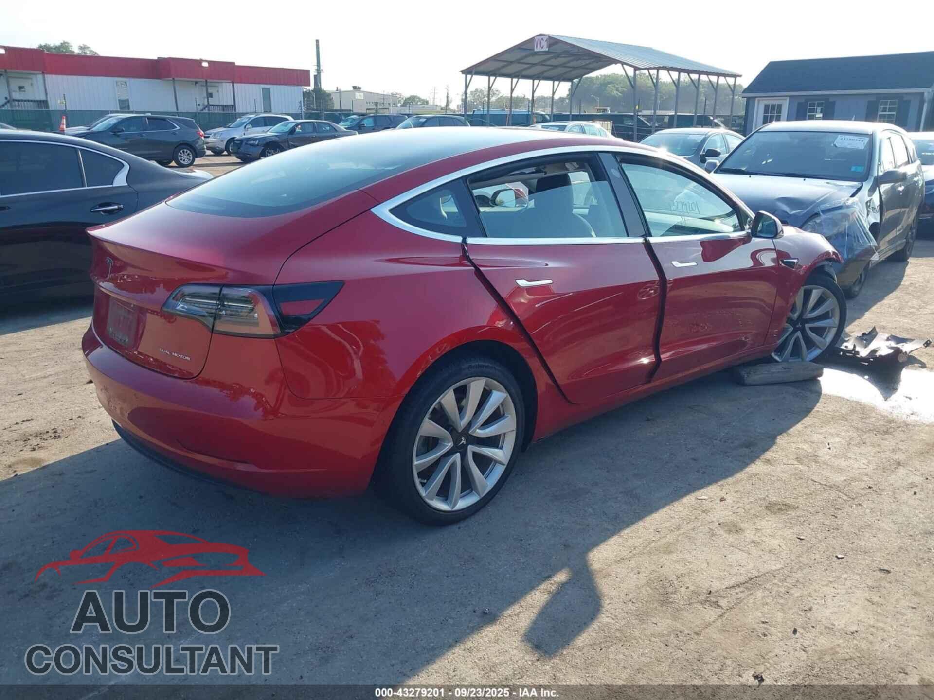 TESLA MODEL 3 2018 - 5YJ3E1EB8JF065728
