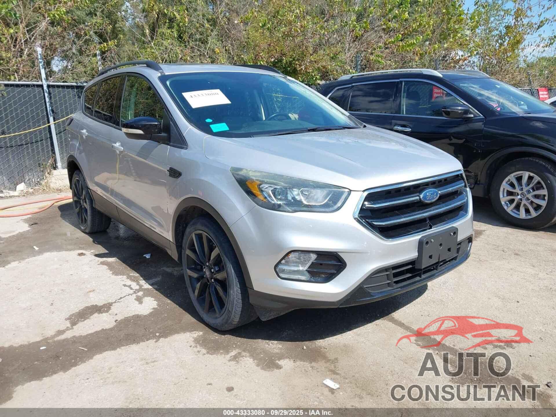 FORD ESCAPE 2017 - 1FMCU9J9XHUC08079