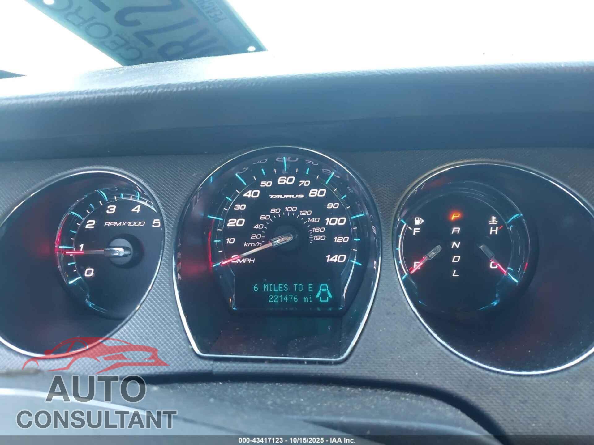 FORD TAURUS 2011 - 1FAHP2DW5BG185543