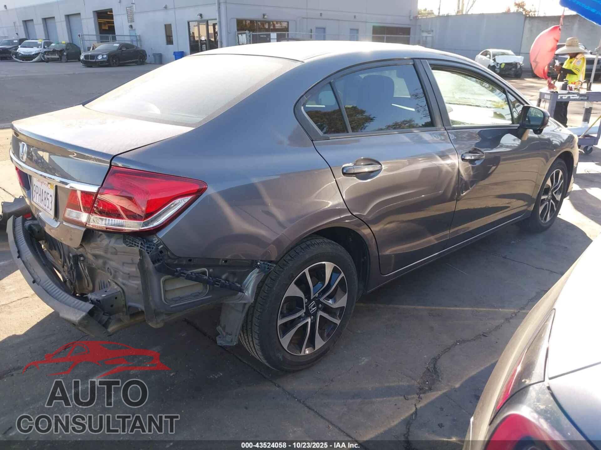HONDA CIVIC 2015 - 2HGFB2F82FH559049