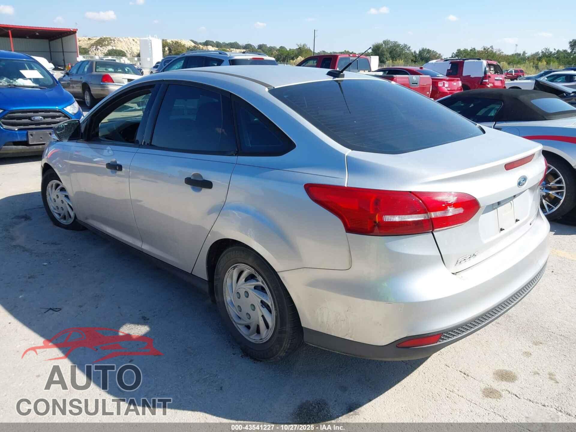 FORD FOCUS 2015 - 1FADP3E24FL311694
