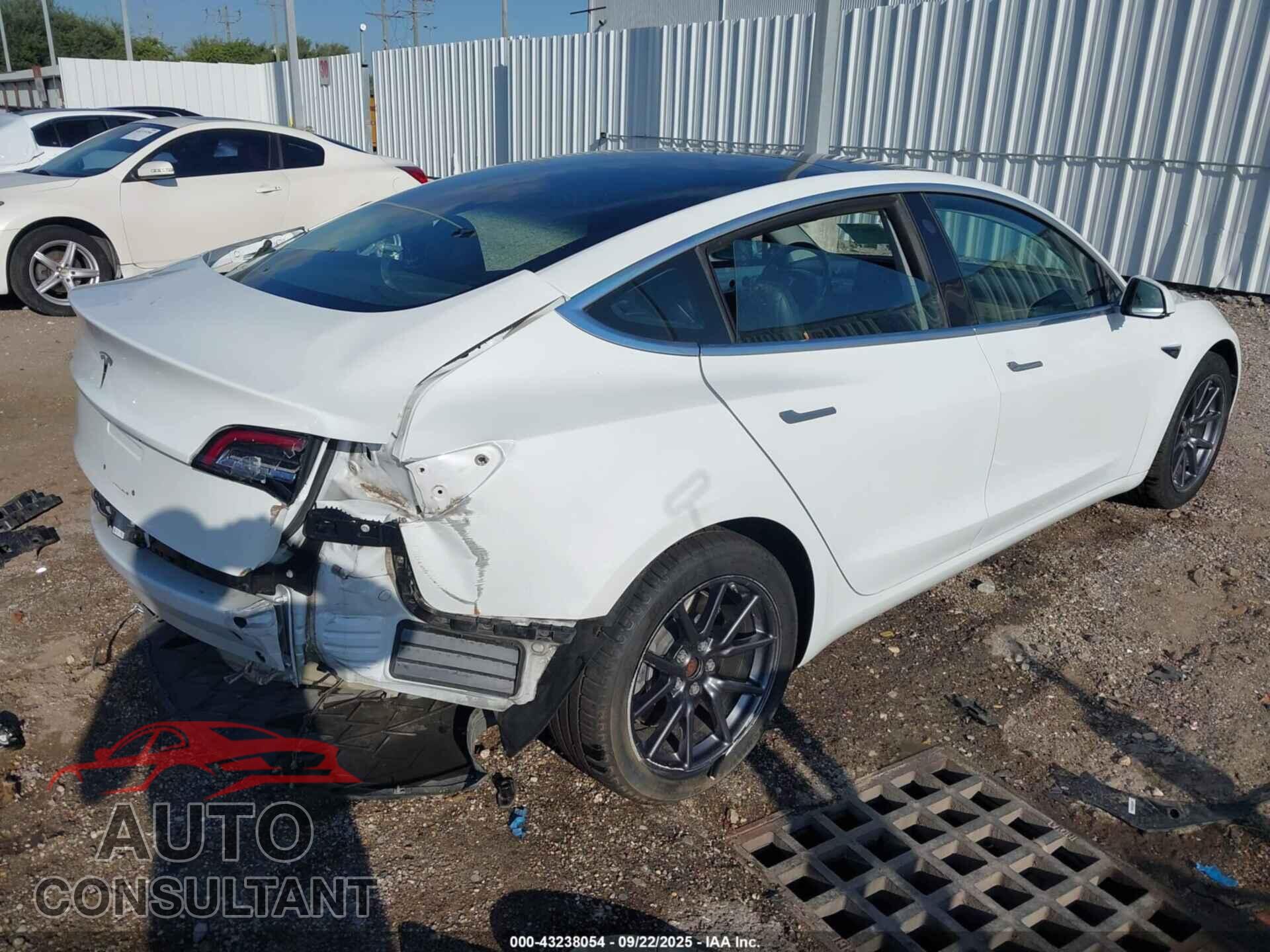 TESLA MODEL 3 2018 - 5YJ3E1EA1JF076853