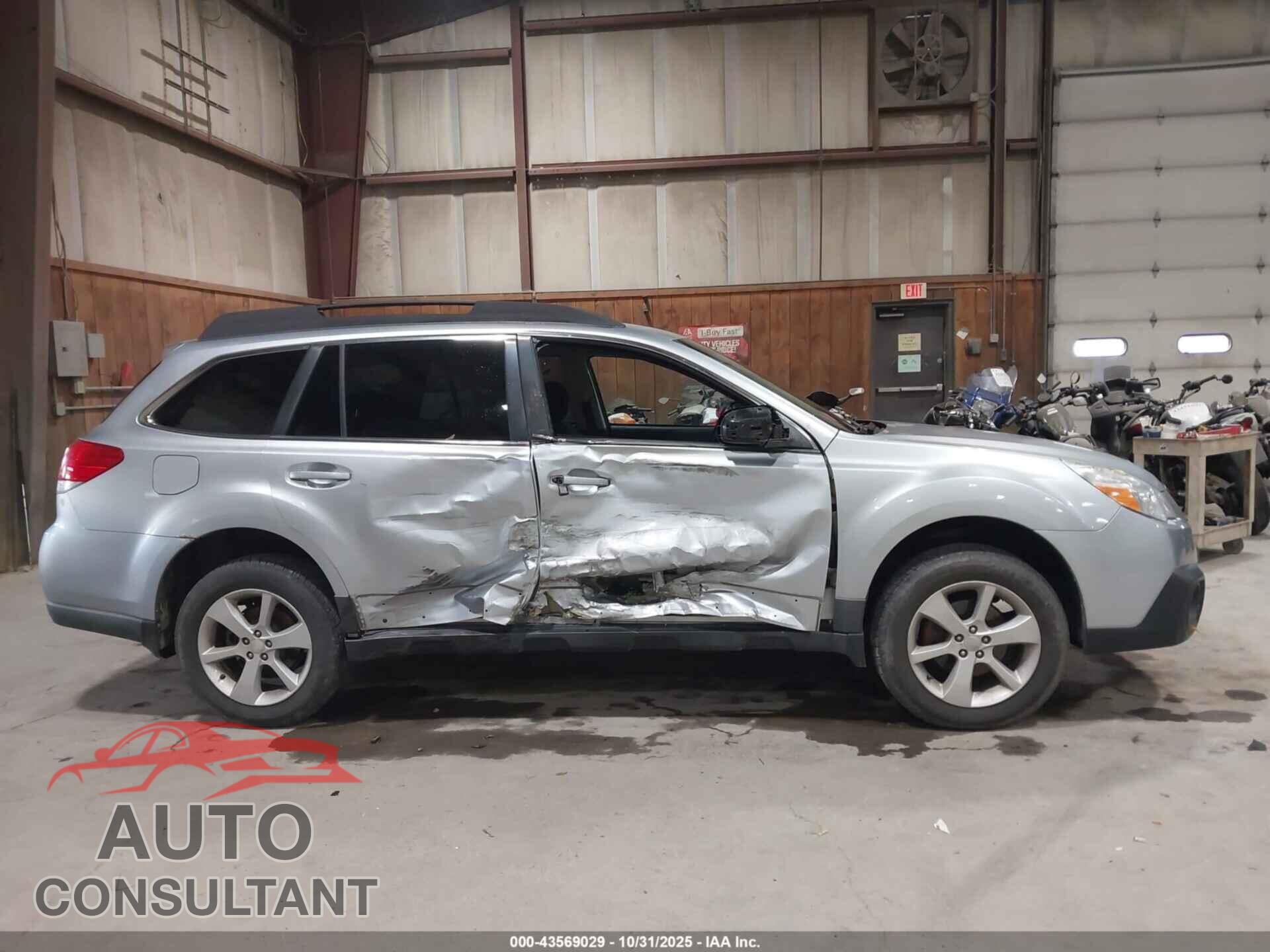 SUBARU OUTBACK 2013 - 4S4BRBCC7D3200373