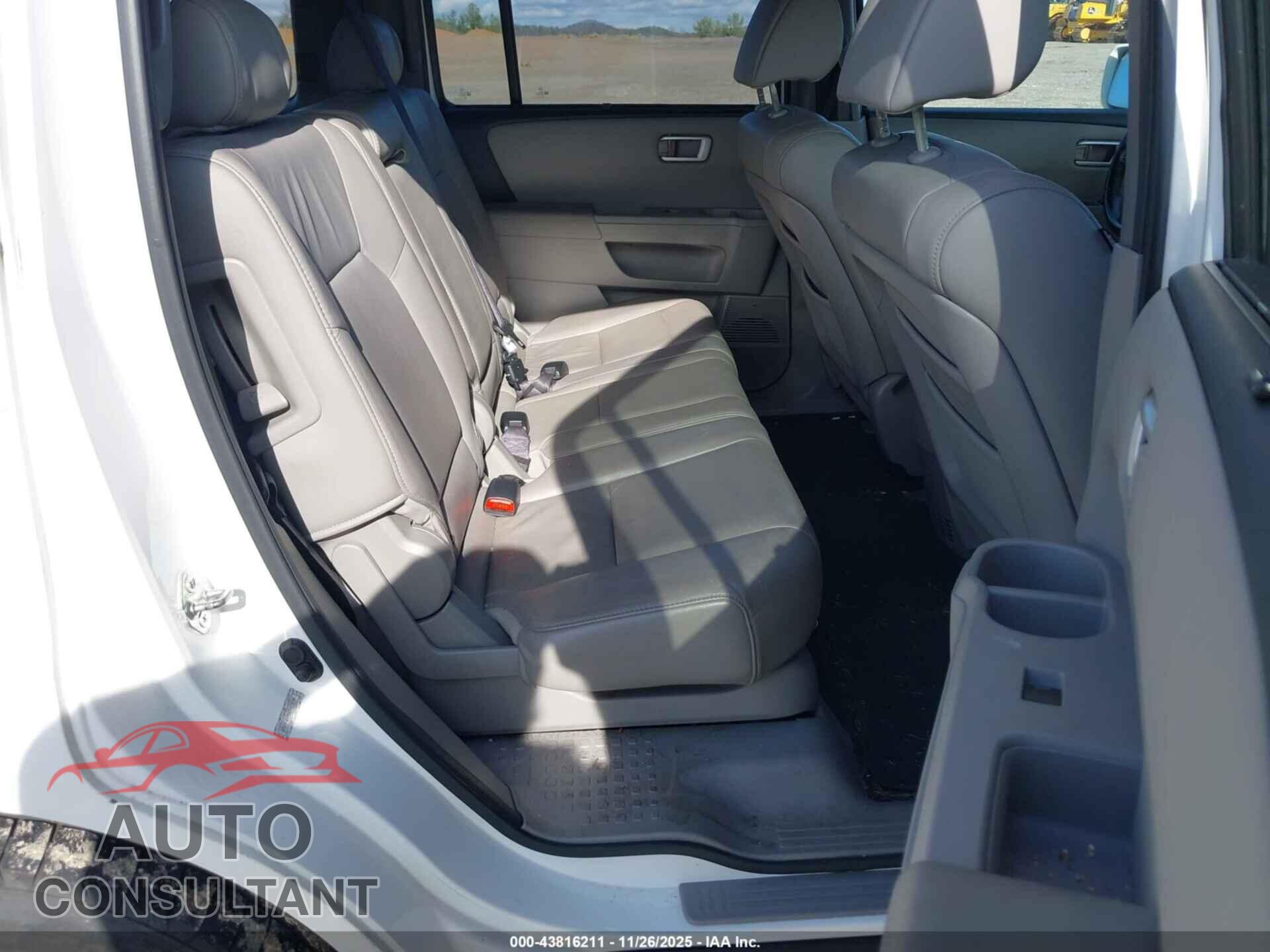 HONDA PILOT 2010 - 5FNYF4H8XAB003039