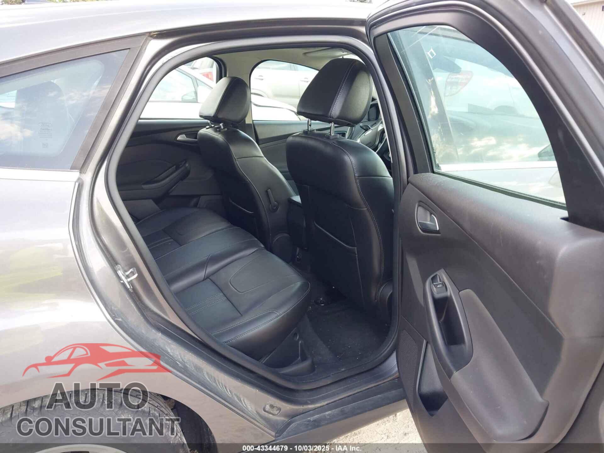 FORD FOCUS 2012 - 1FAHP3M21CL404252