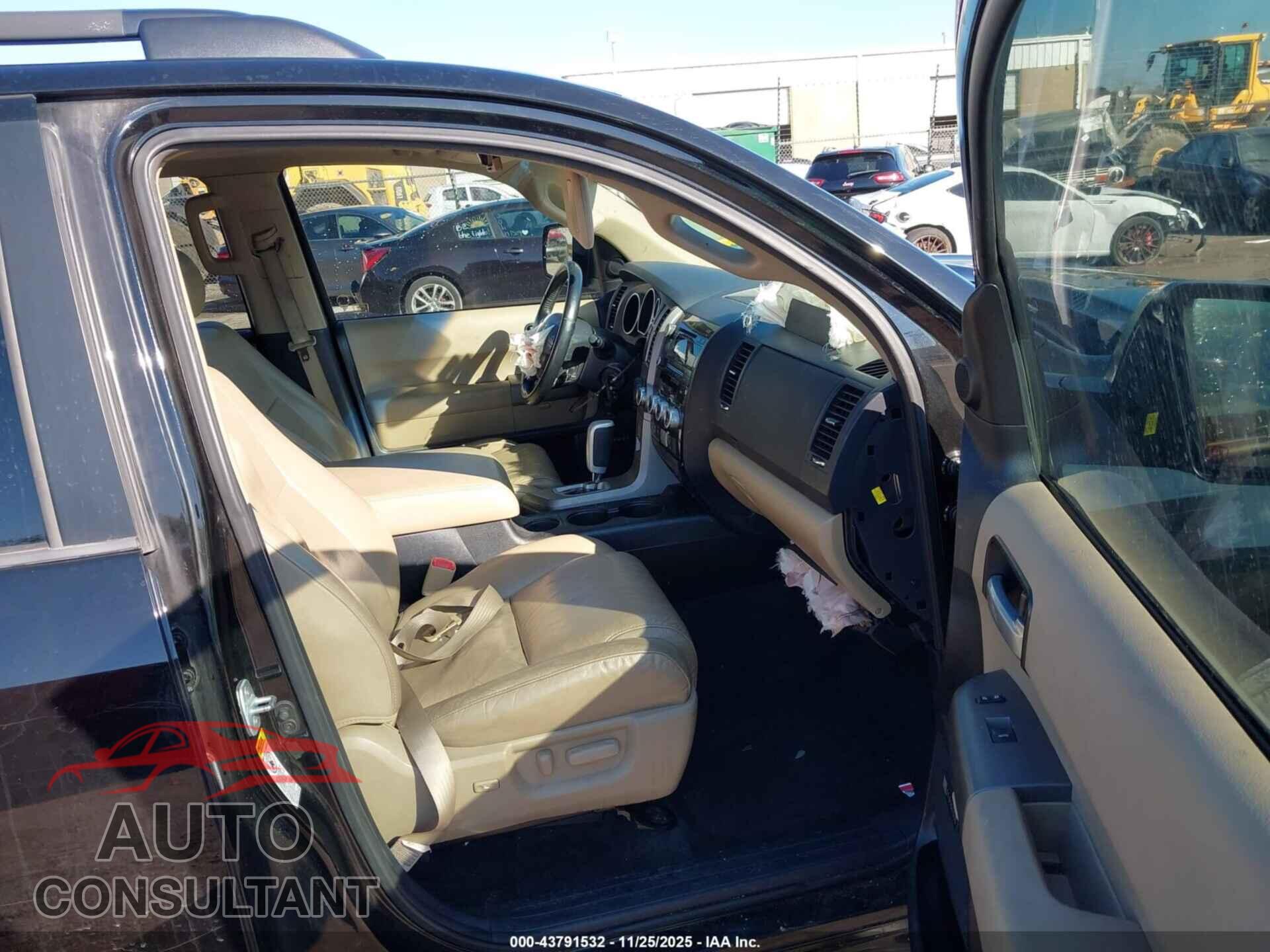 TOYOTA SEQUOIA 2013 - 5TDKY5G1XDS045317