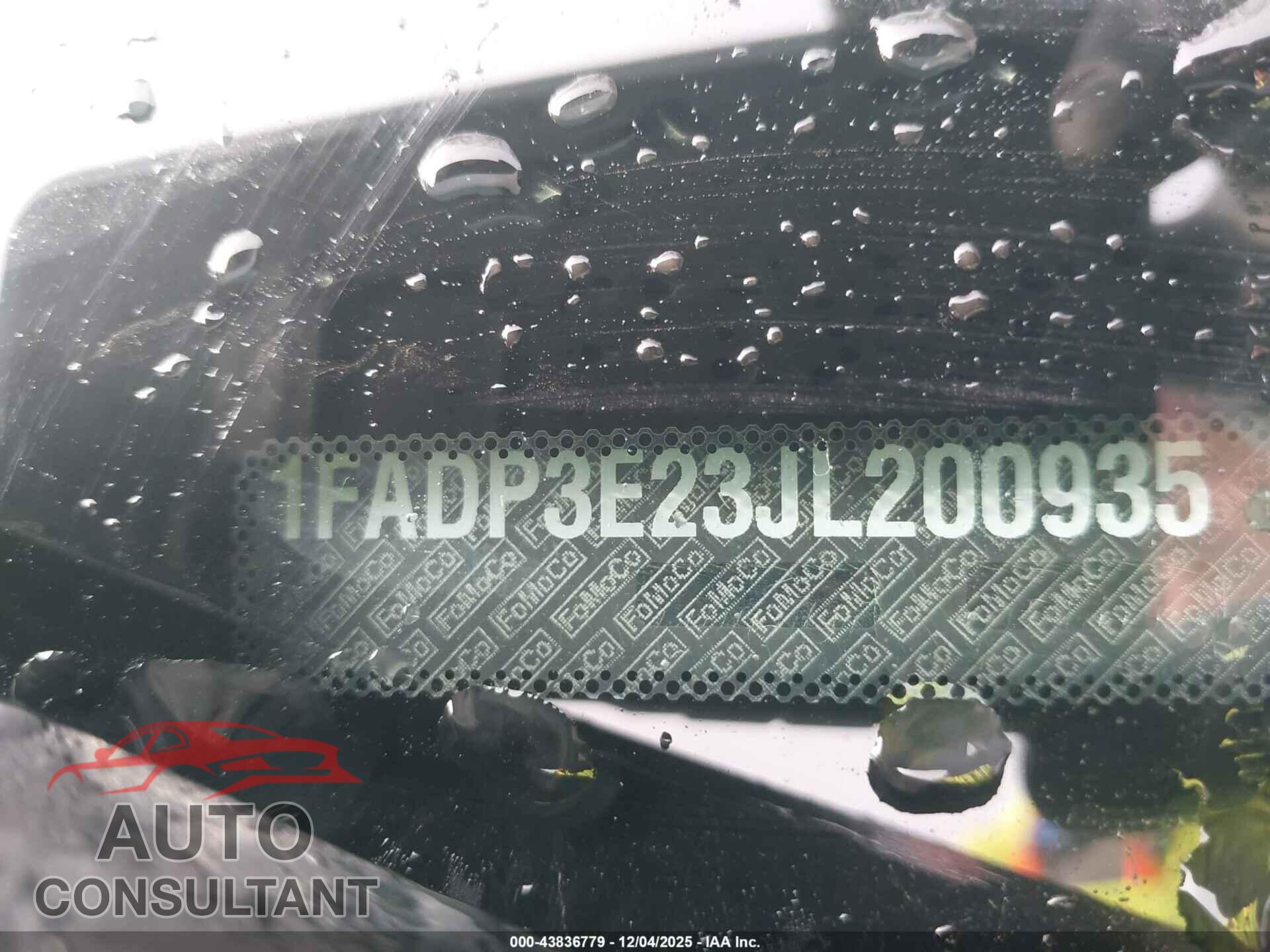 FORD FOCUS 2018 - 1FADP3E23JL200935