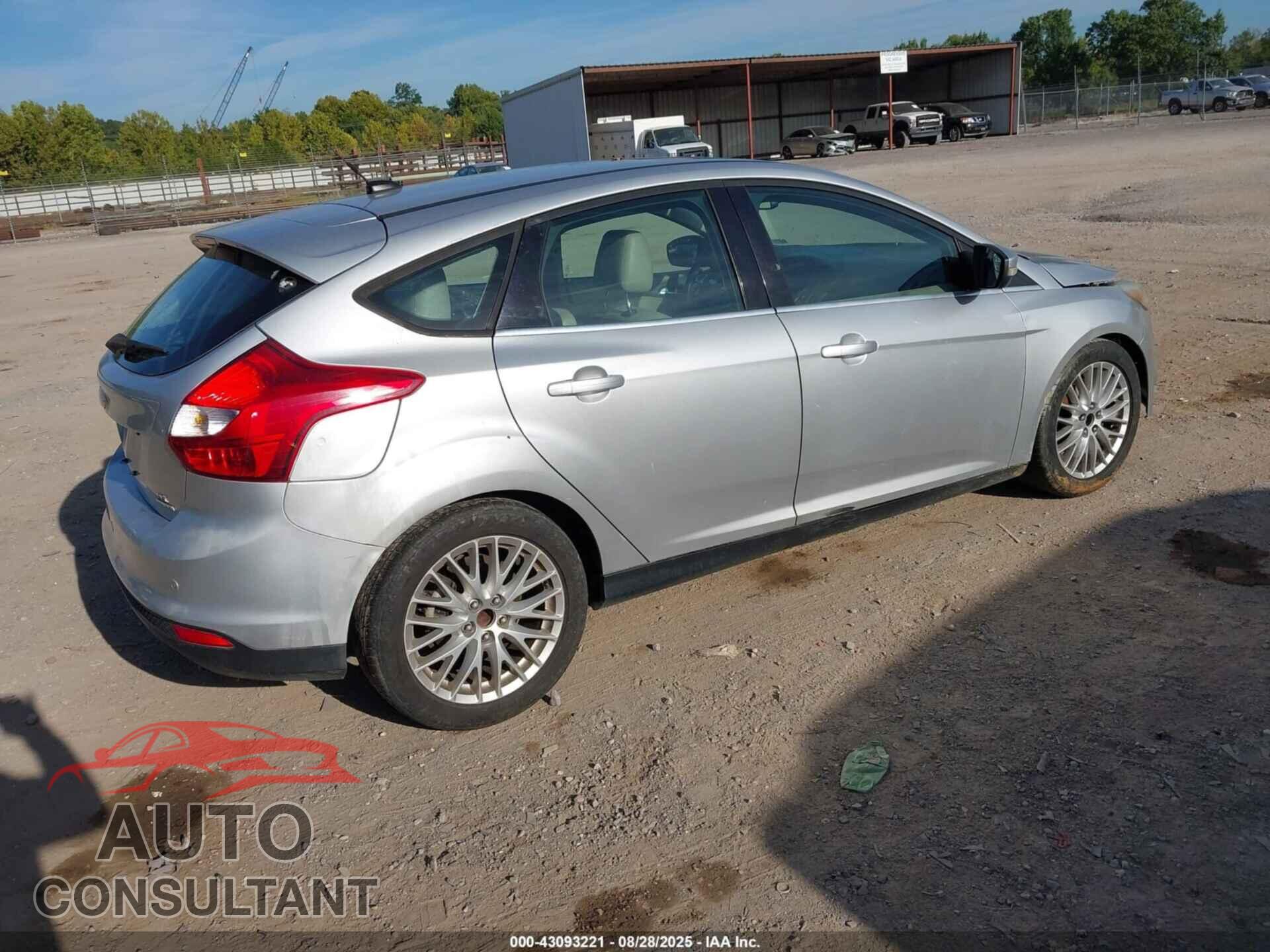 FORD FOCUS 2012 - 1FAHP3M28CL367166