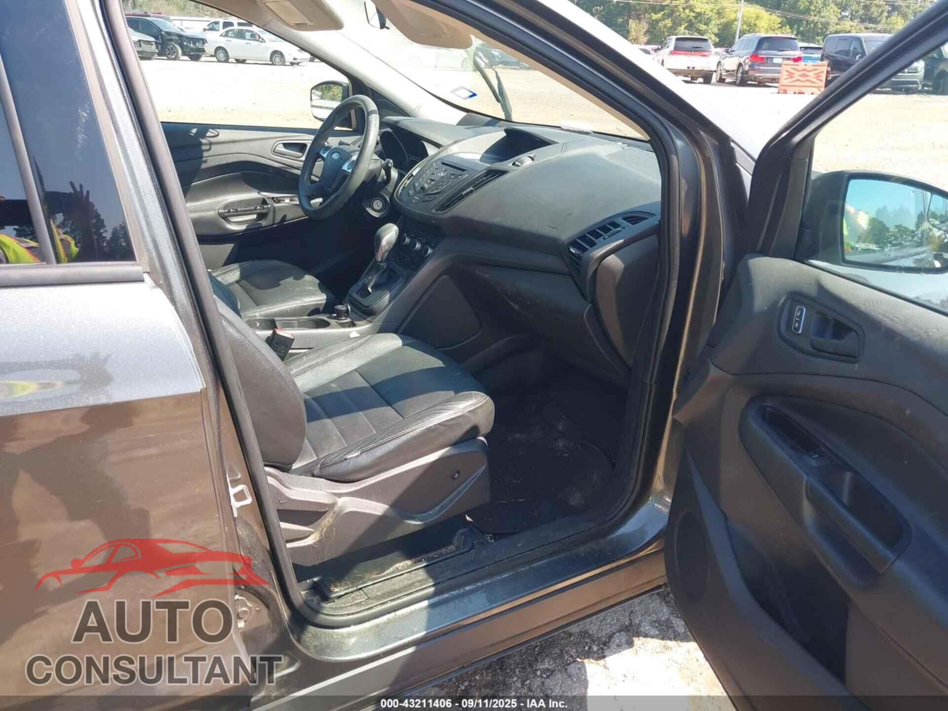 FORD ESCAPE 2016 - 1FMCU0F70GUA44553