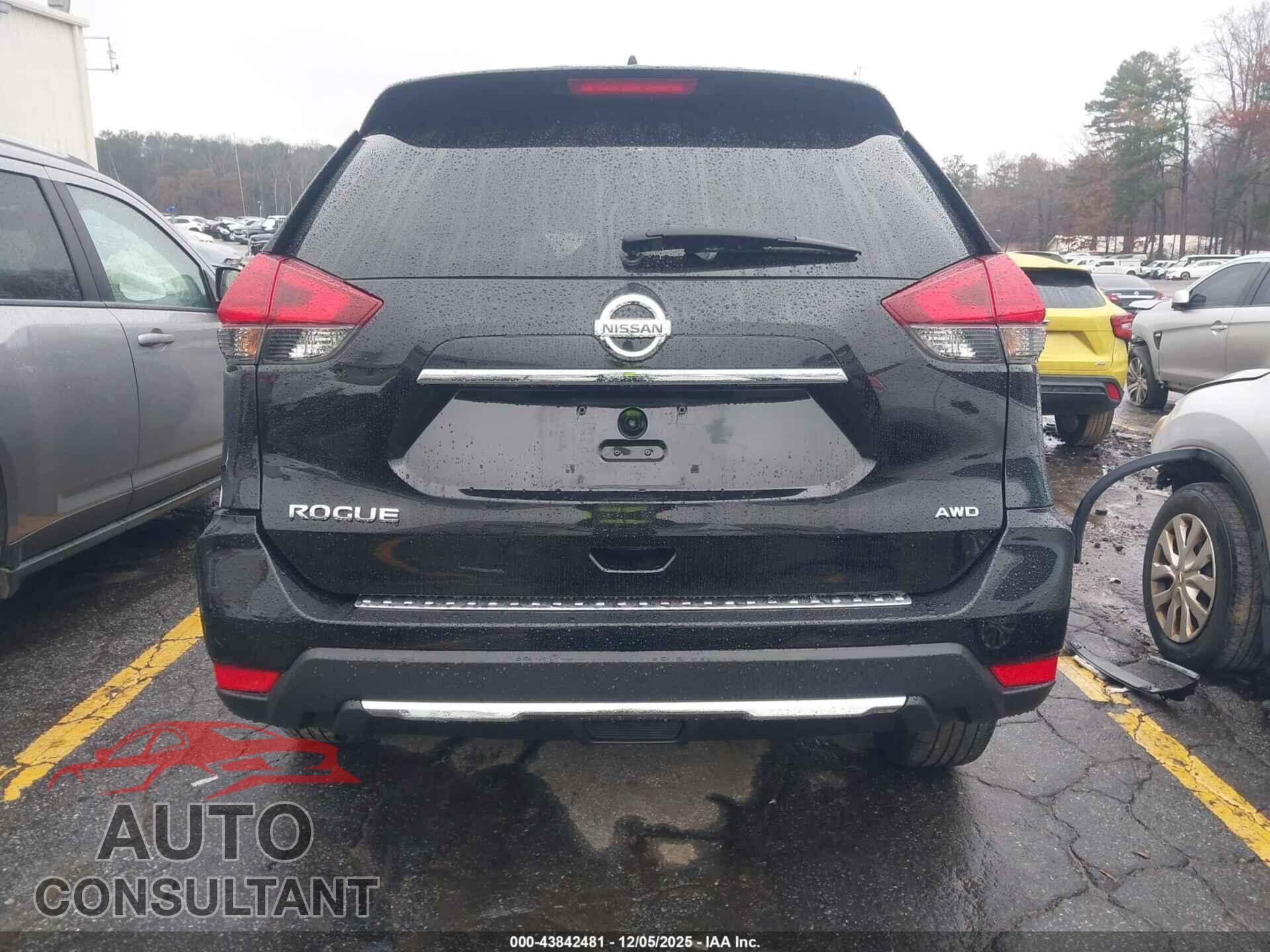 NISSAN ROGUE 2017 - KNMAT2MV1HP552641