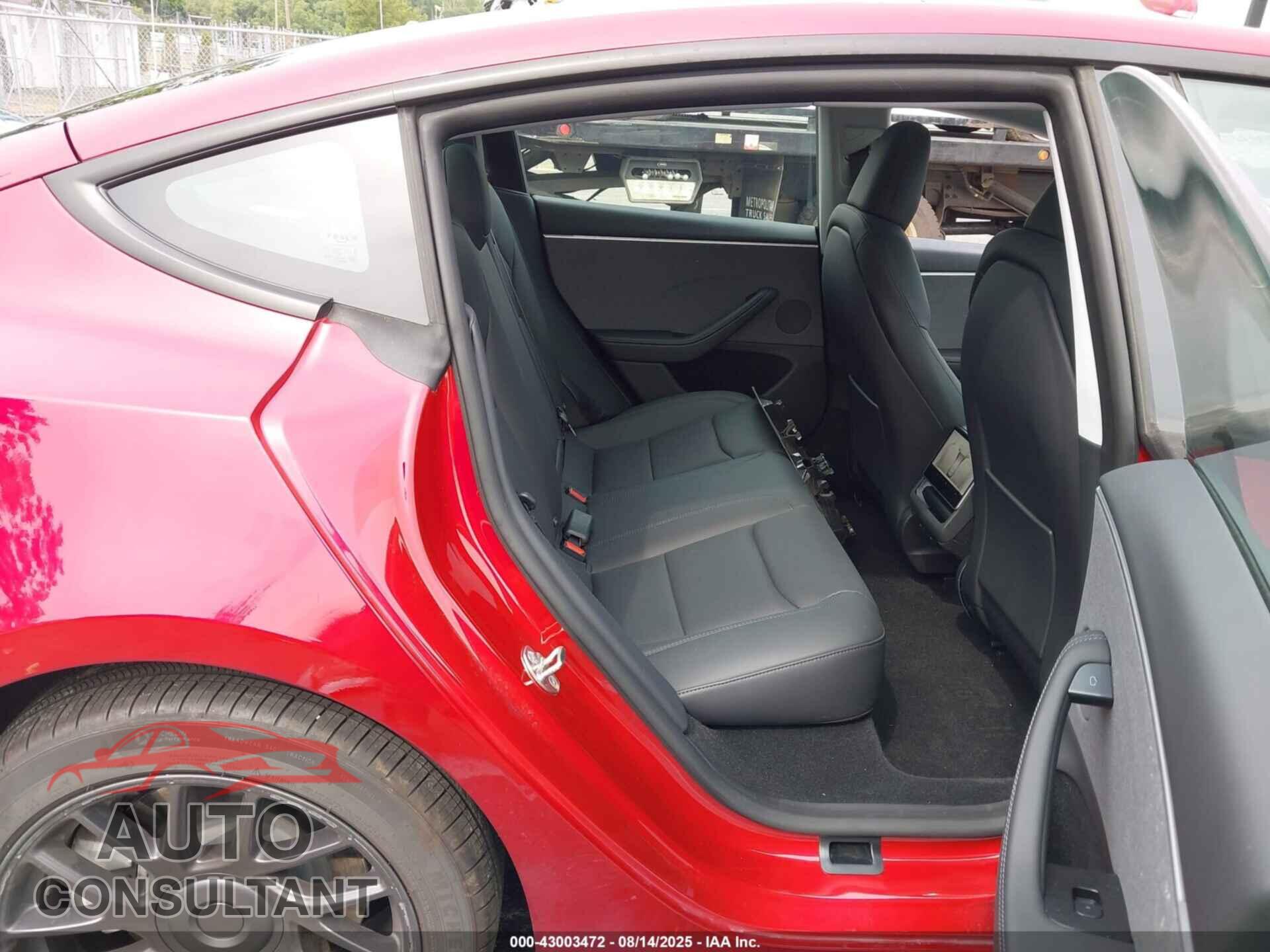 TESLA MODEL 3 2024 - 5YJ3E1EAXRF842235