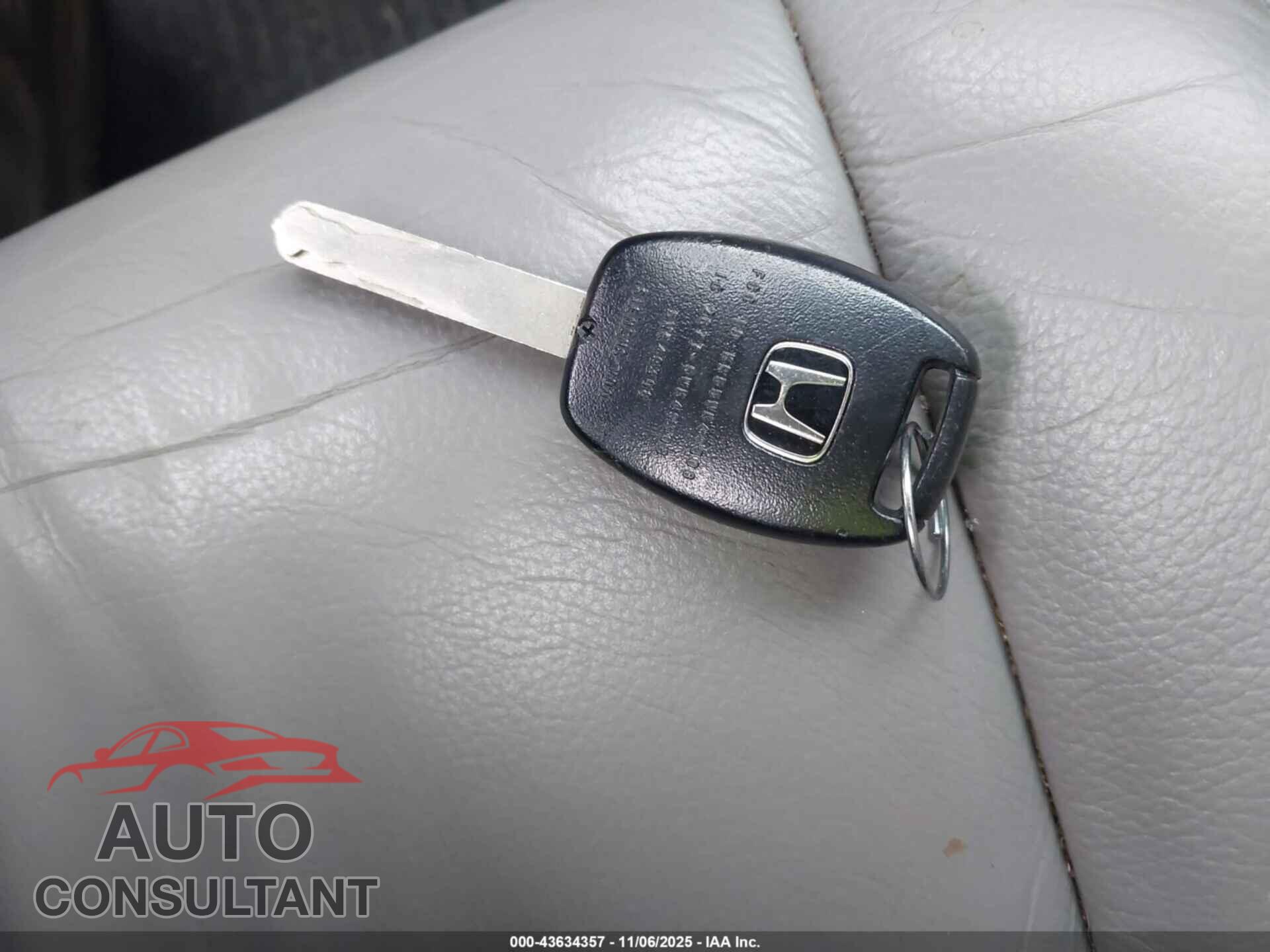 HONDA PILOT 2015 - 5FNYF3H51FB031948