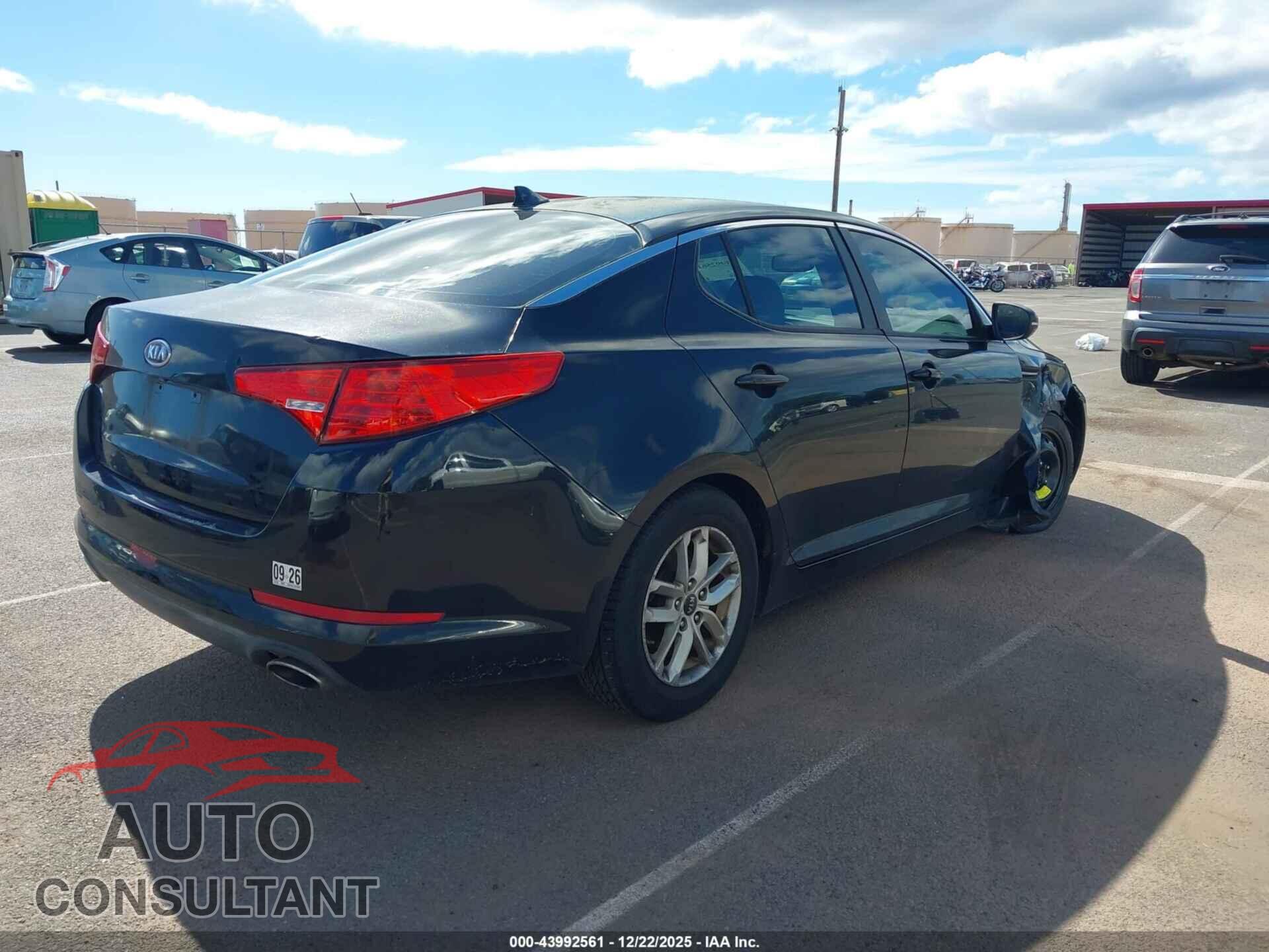 KIA OPTIMA 2011 - KNAGM4A77B5192848