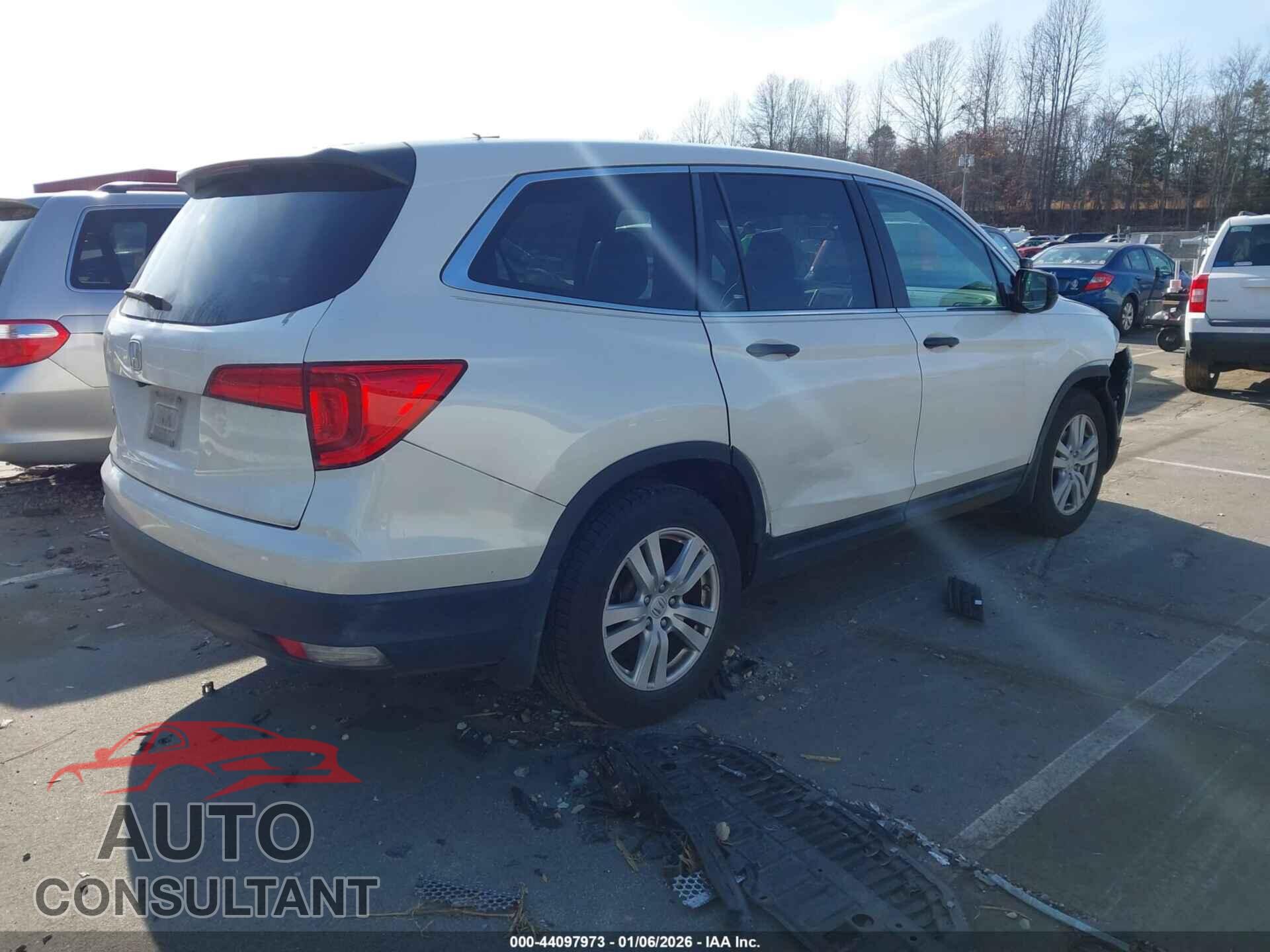 HONDA PILOT 2017 - 5FNYF5H12HB016970