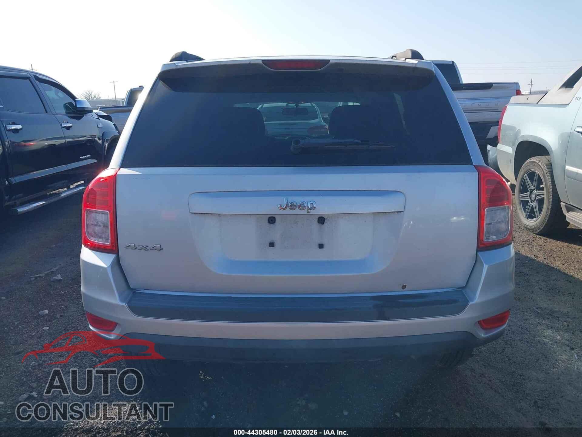 JEEP COMPASS 2011 - 1J4NF1FB3BD136079