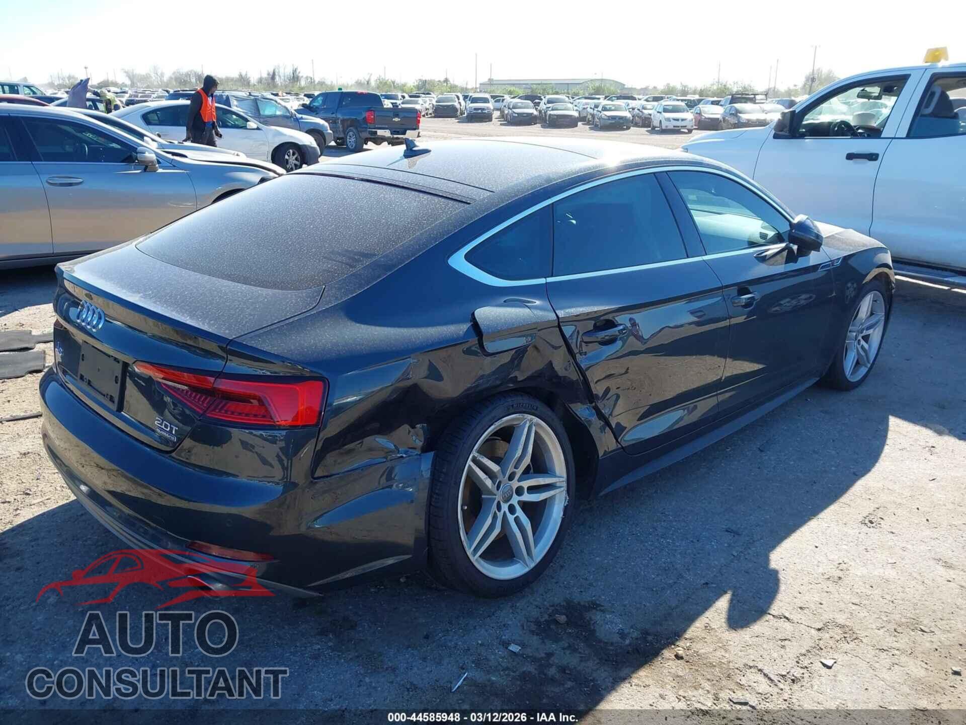 AUDI A5 2018 - WAUENCF52JA007701