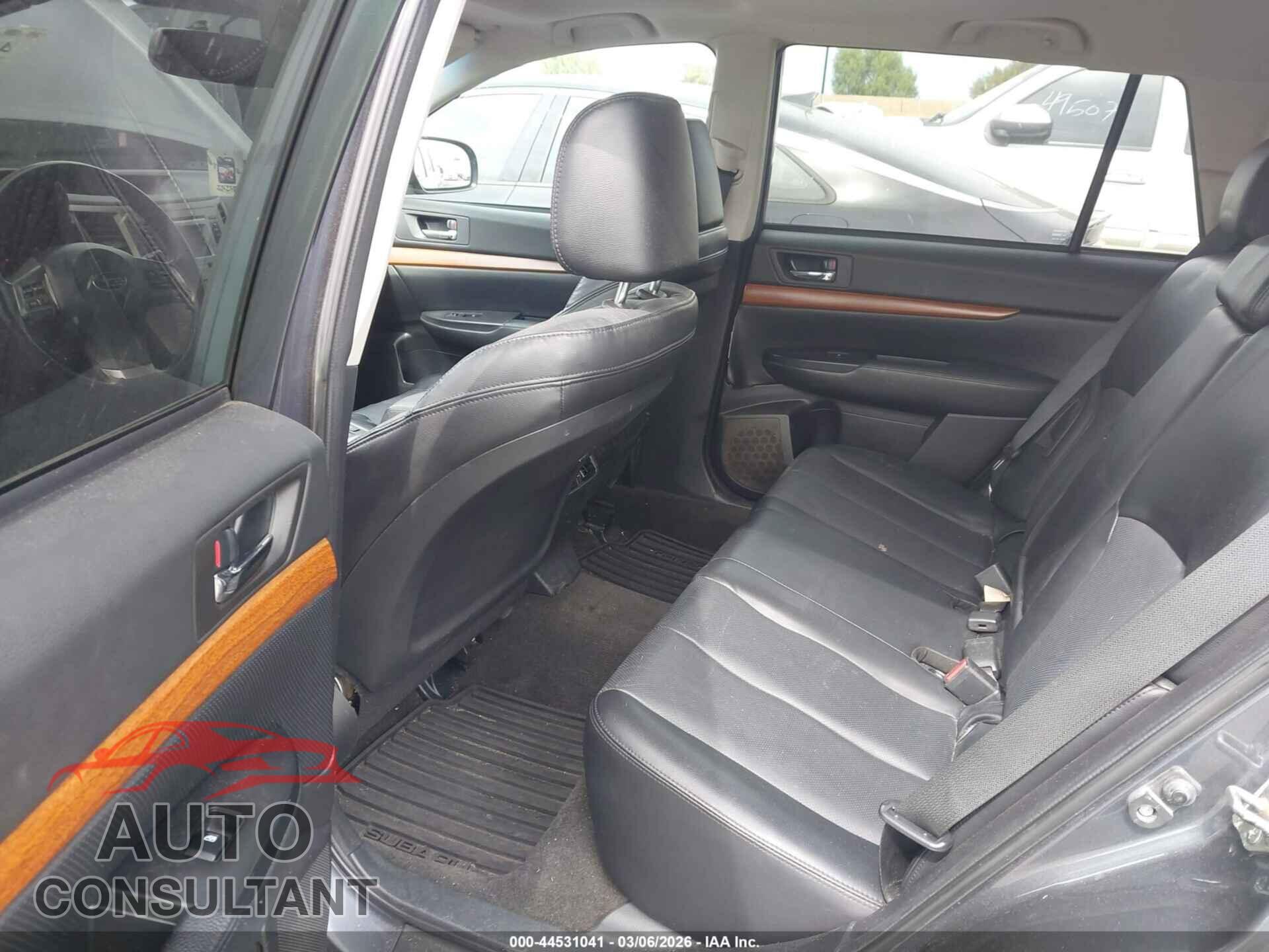 SUBARU OUTBACK 2014 - 4S4BRBLC0E3217971