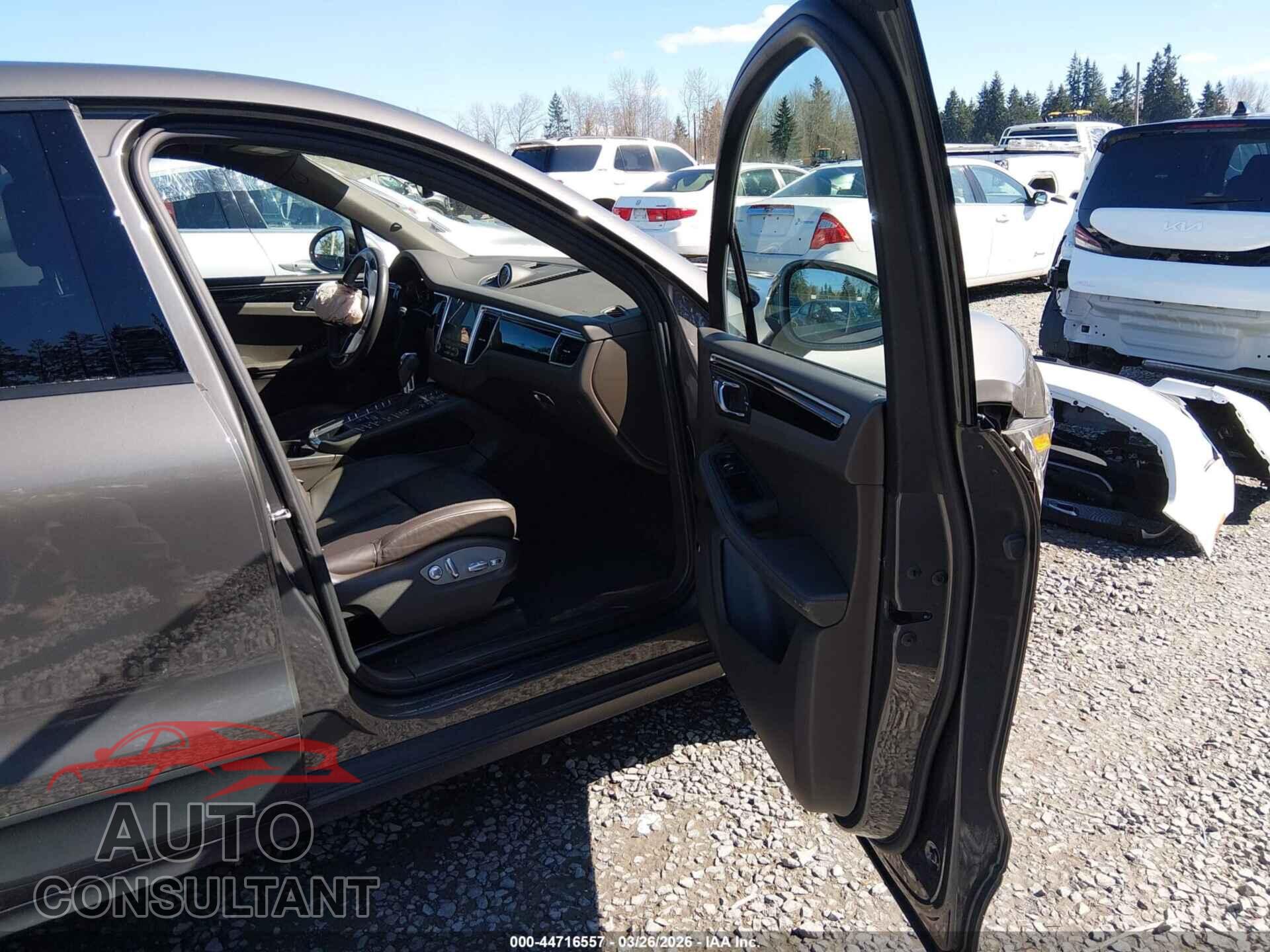 PORSCHE MACAN 2018 - WP1AA2A59JLB23219