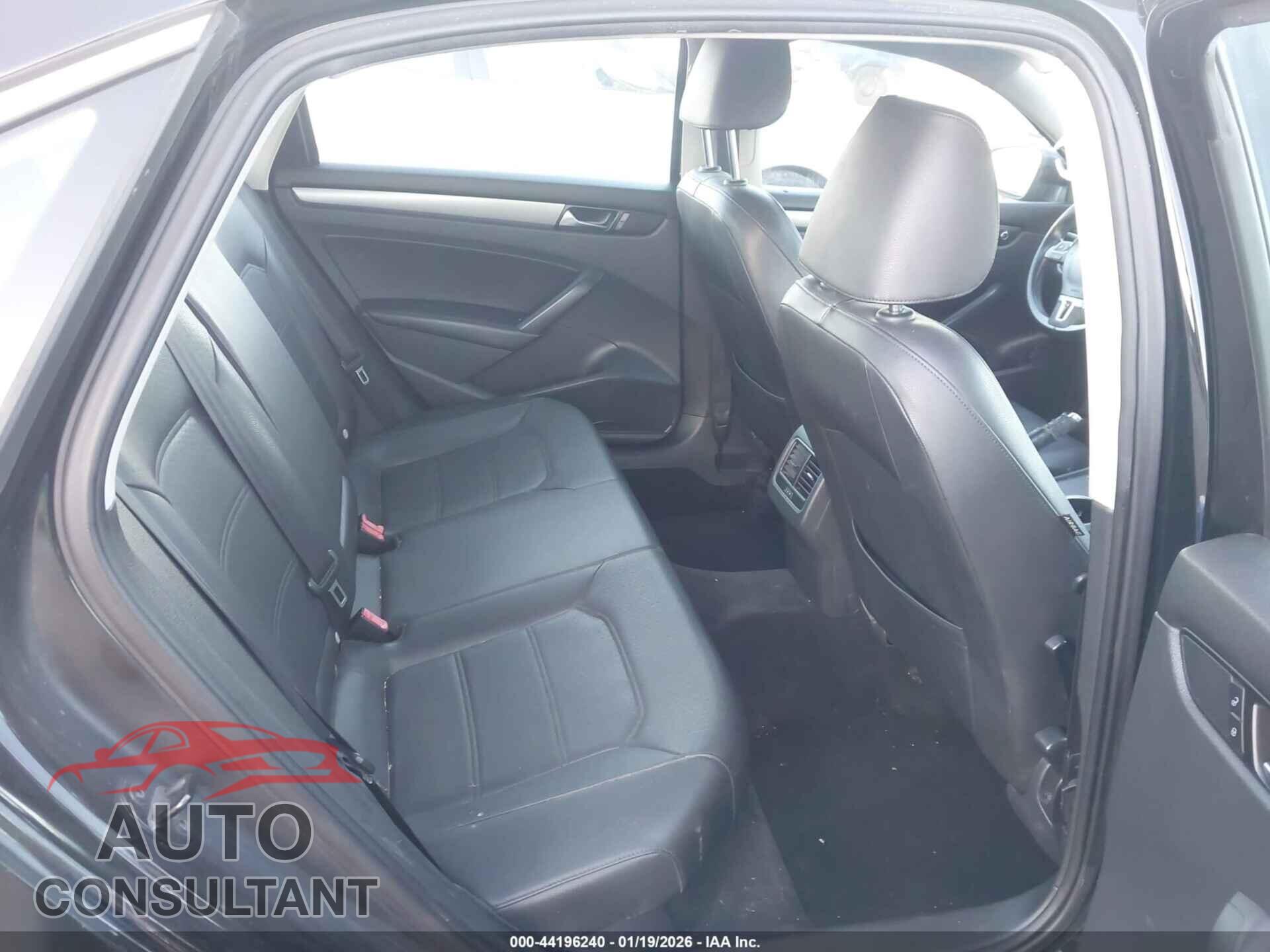 VOLKSWAGEN PASSAT 2014 - 1VWBP7A30EC002095